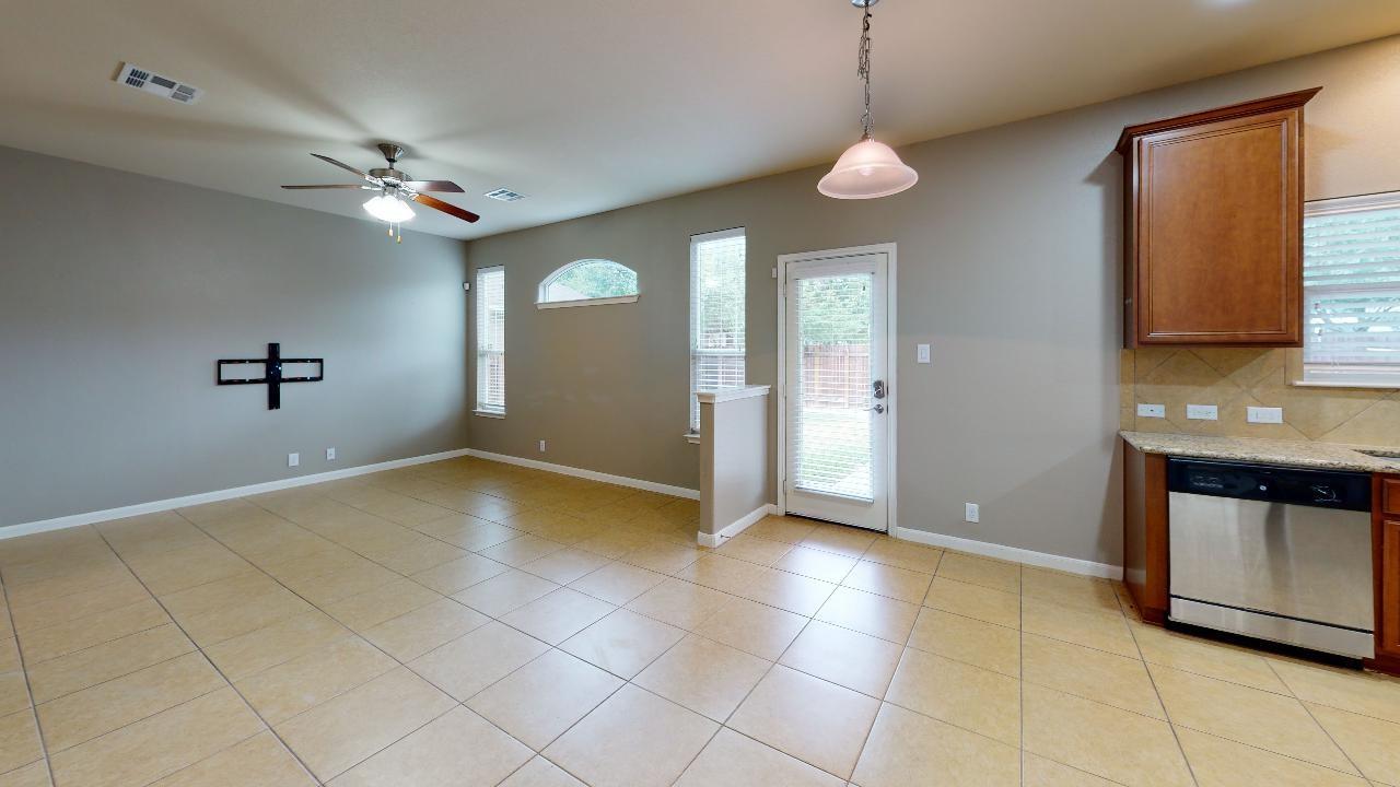 8516 Inca Dove Dr Property Photo 5