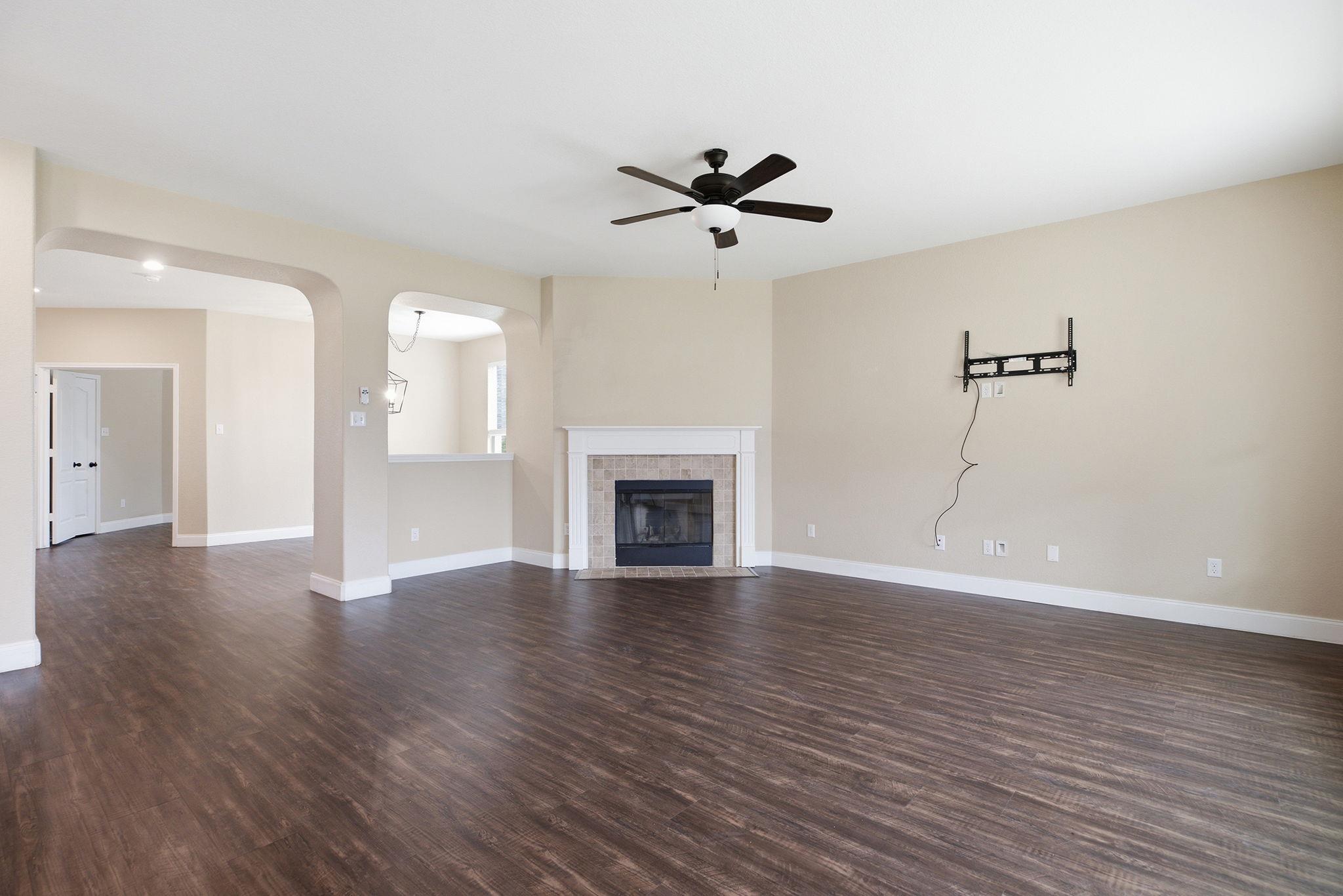 2950 E Old Settlers Blvd #29 Property Photo 9