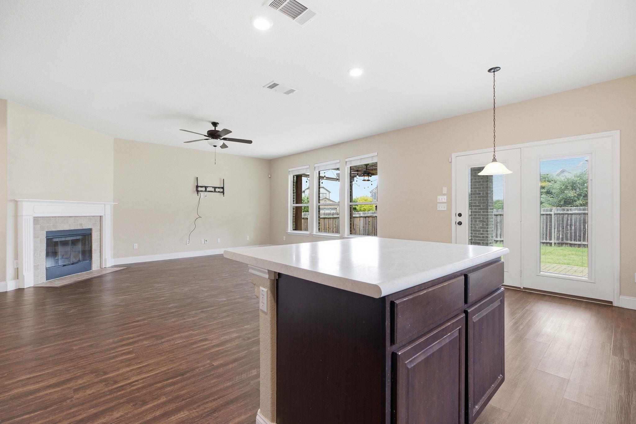 2950 E Old Settlers Blvd #29 Property Photo 10