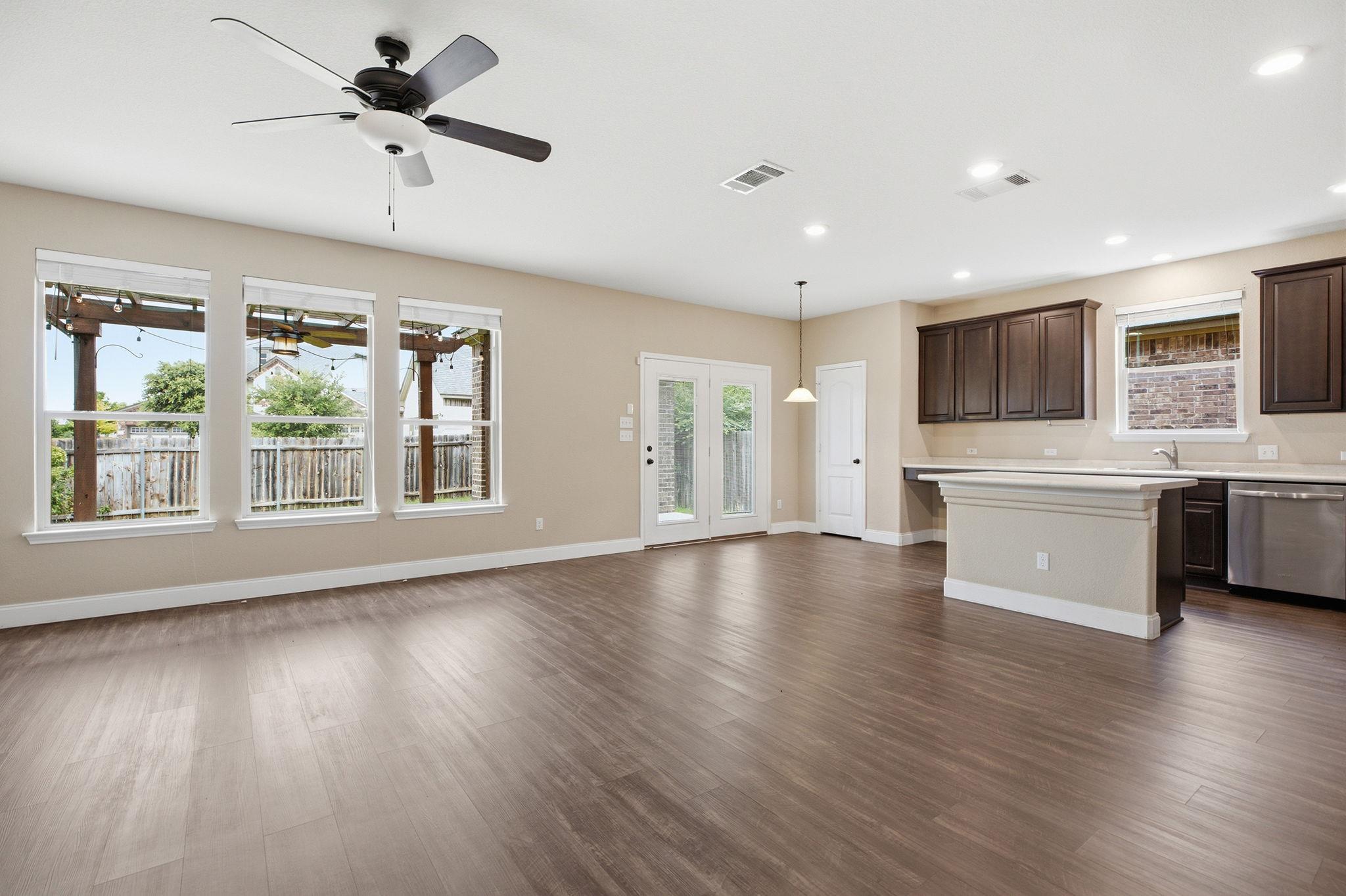 2950 E Old Settlers Blvd #29 Property Photo 12