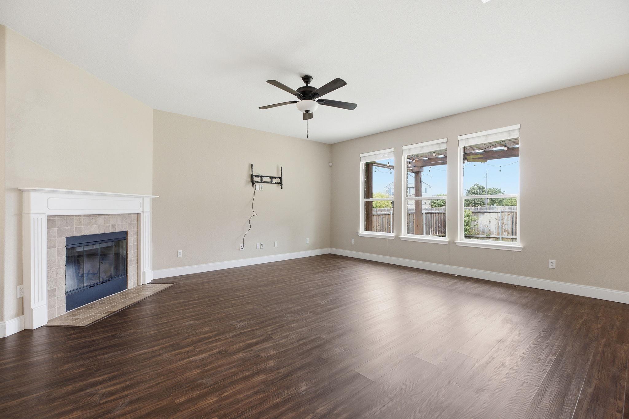 2950 E Old Settlers Blvd #29 Property Photo 13