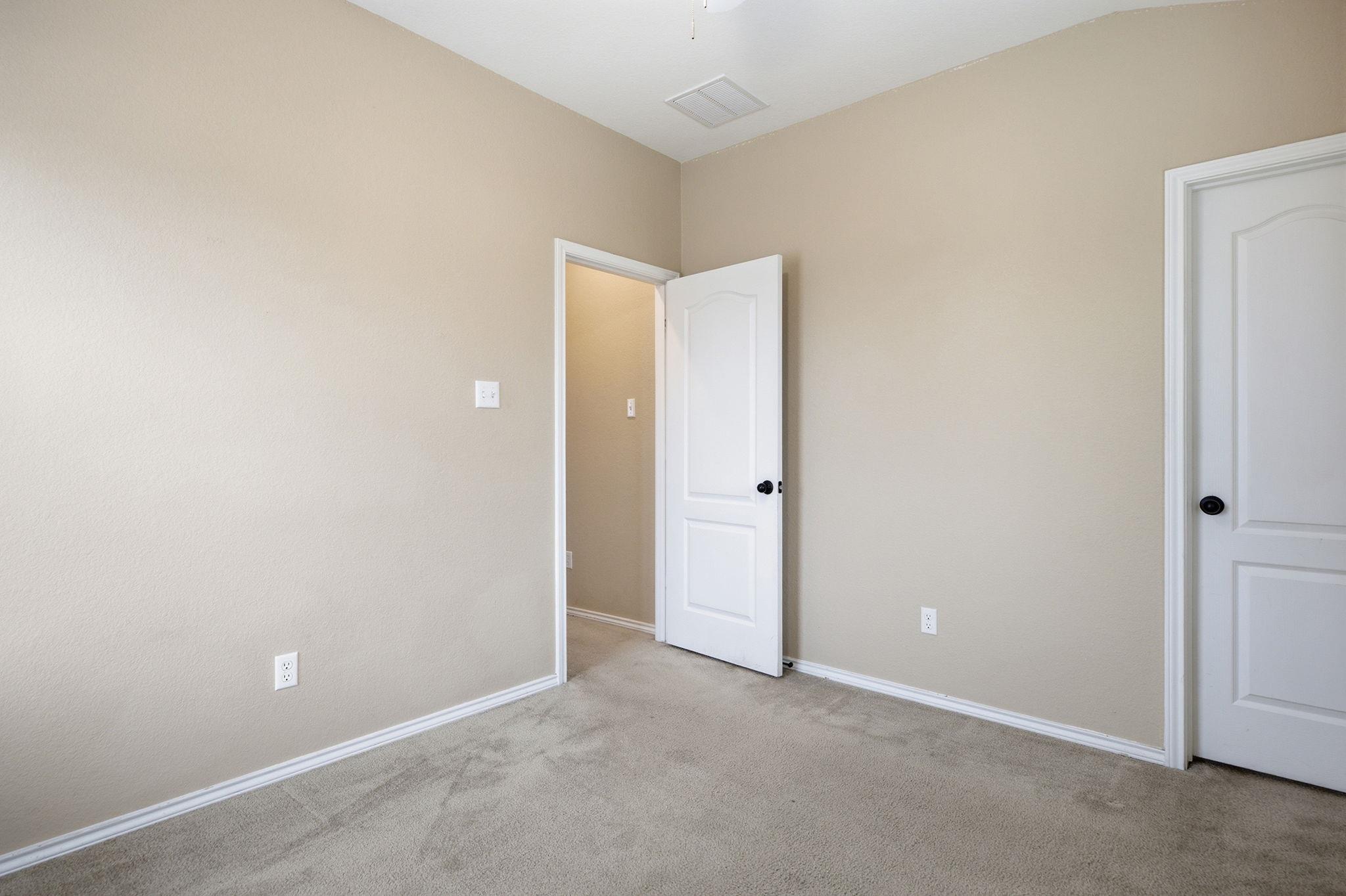 2950 E Old Settlers Blvd #29 Property Photo 37