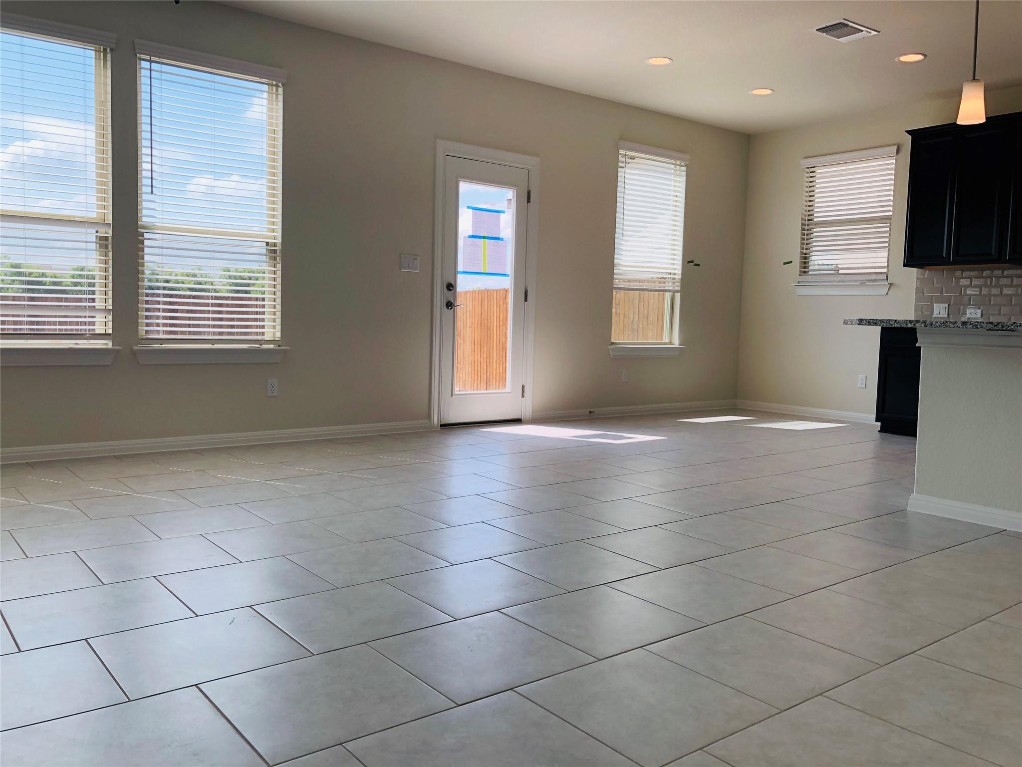 15909 Cessida St Property Photo 4