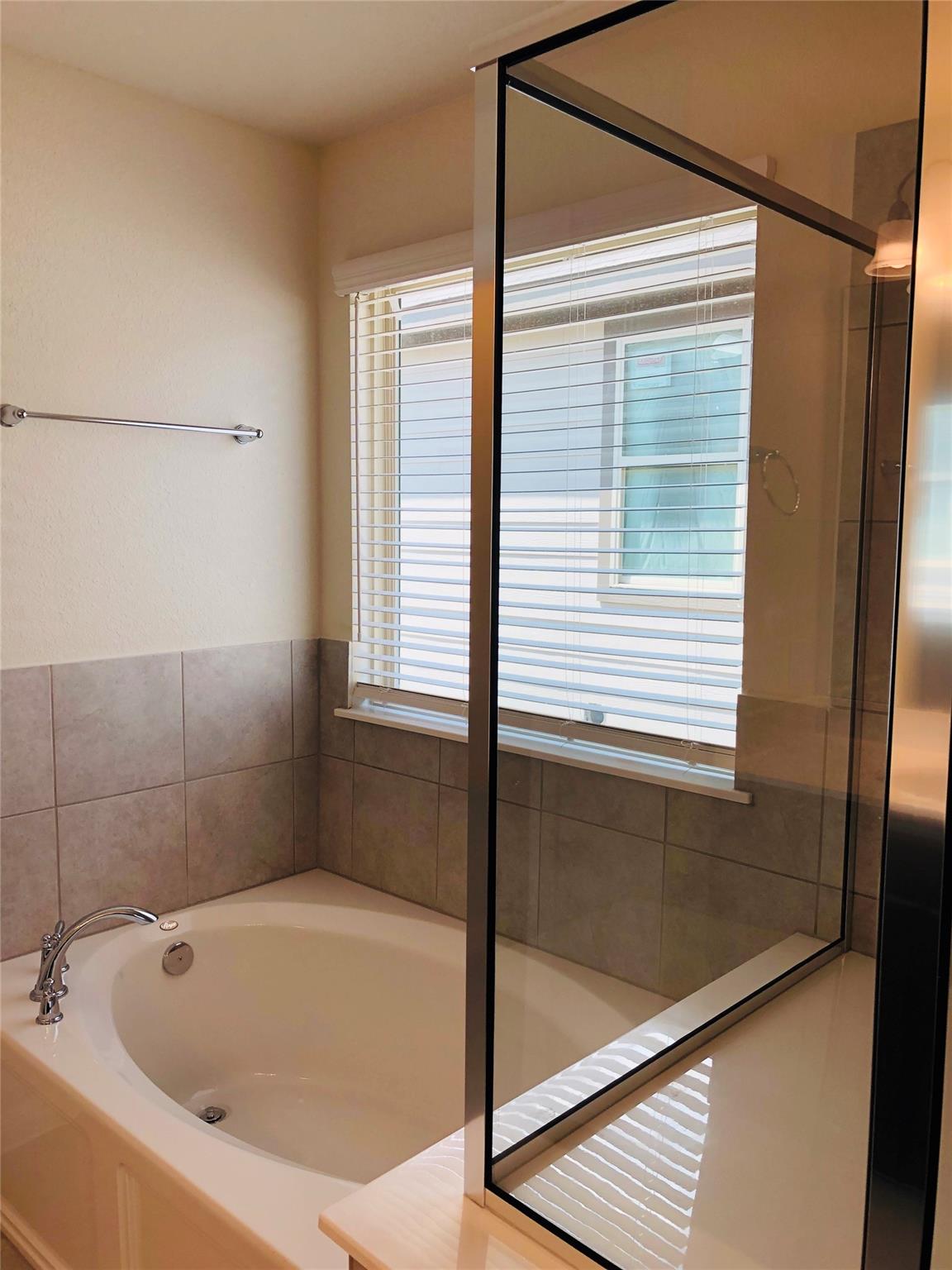 15909 Cessida St Property Photo 9