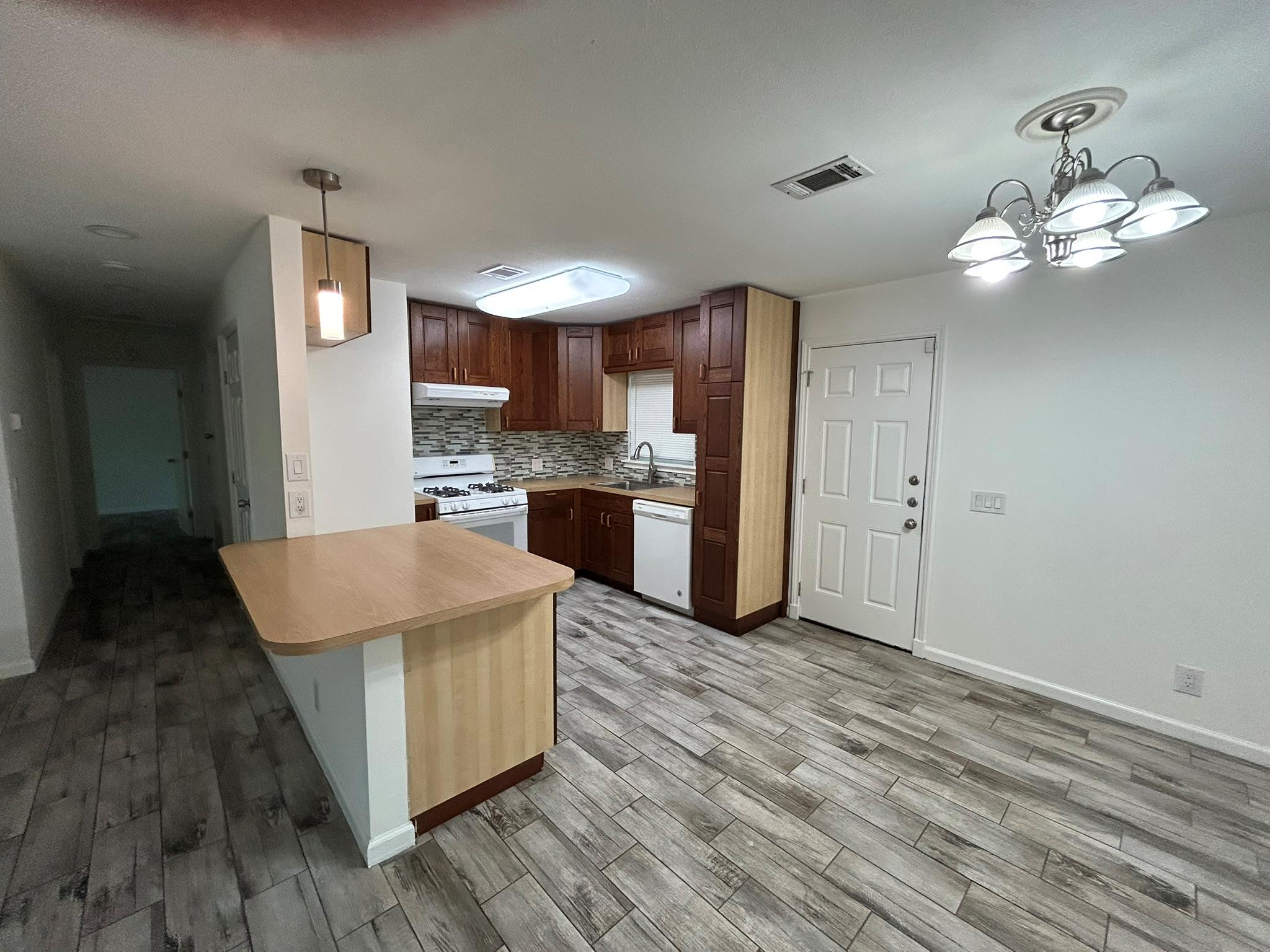 6512 Linda Ln Property Photo 4
