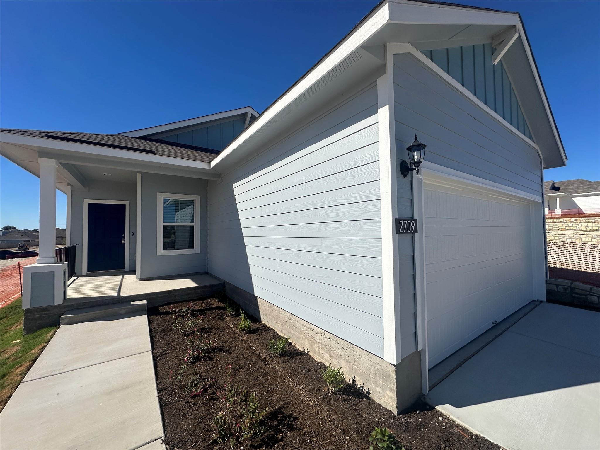 2709 Derwent Dr Property Photo 2
