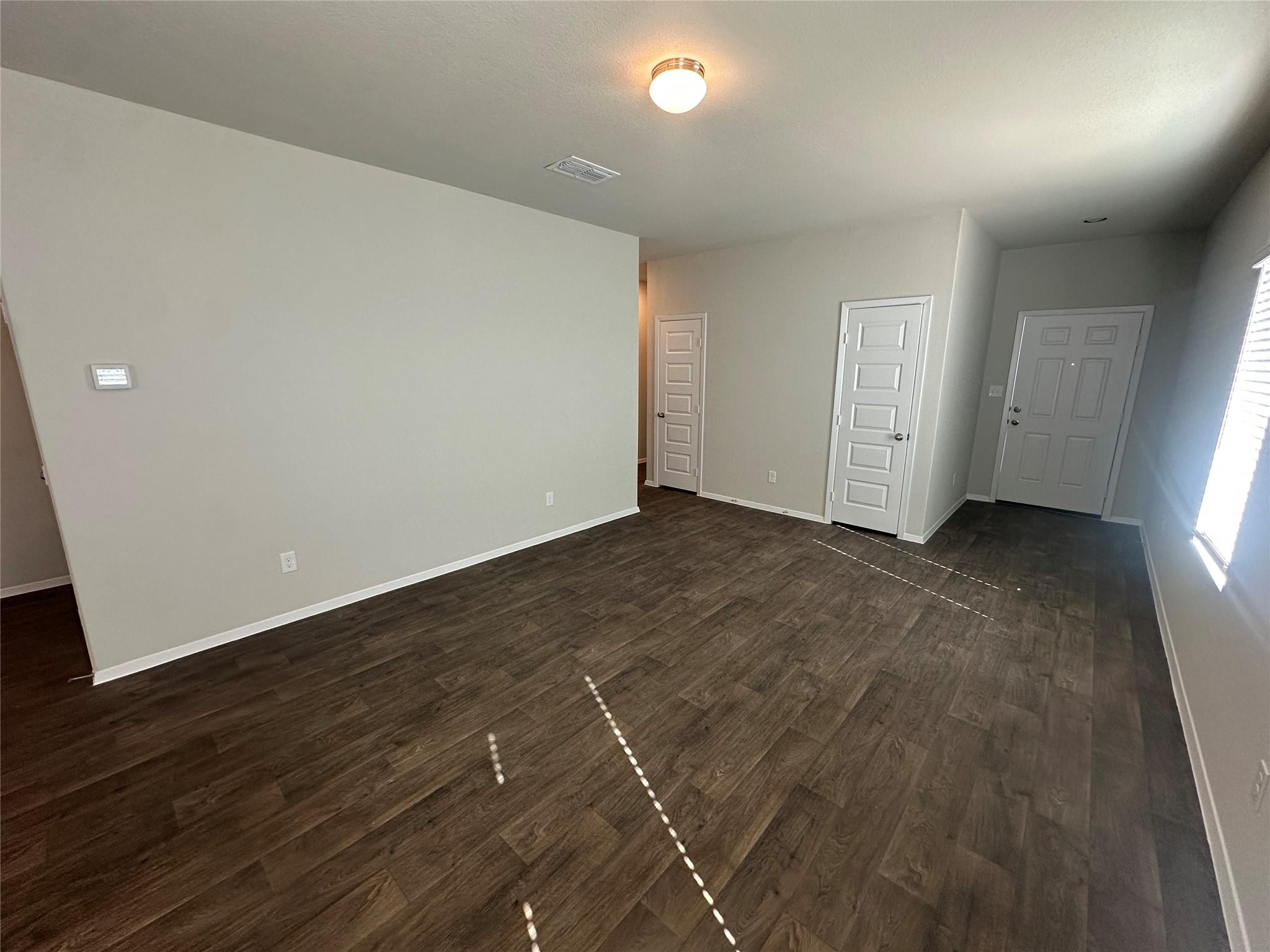 2709 Derwent Dr Property Photo 6