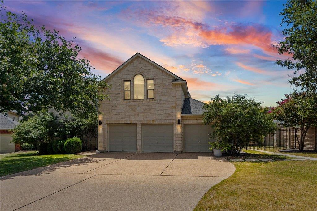 5301 Deerwood Ln Property Photo 1