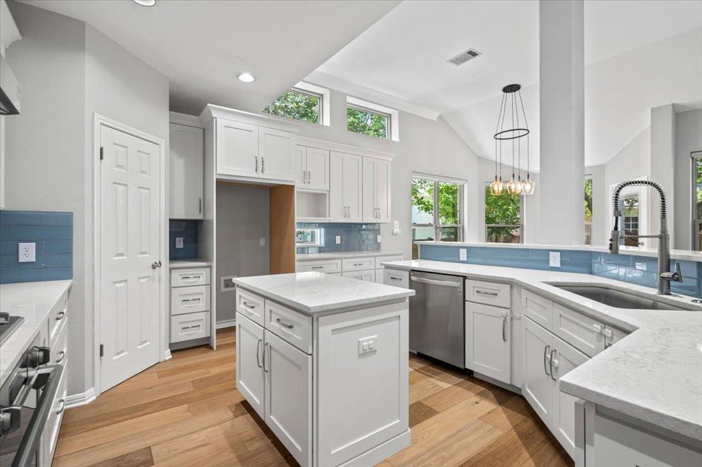 5301 Deerwood Ln Property Photo 11