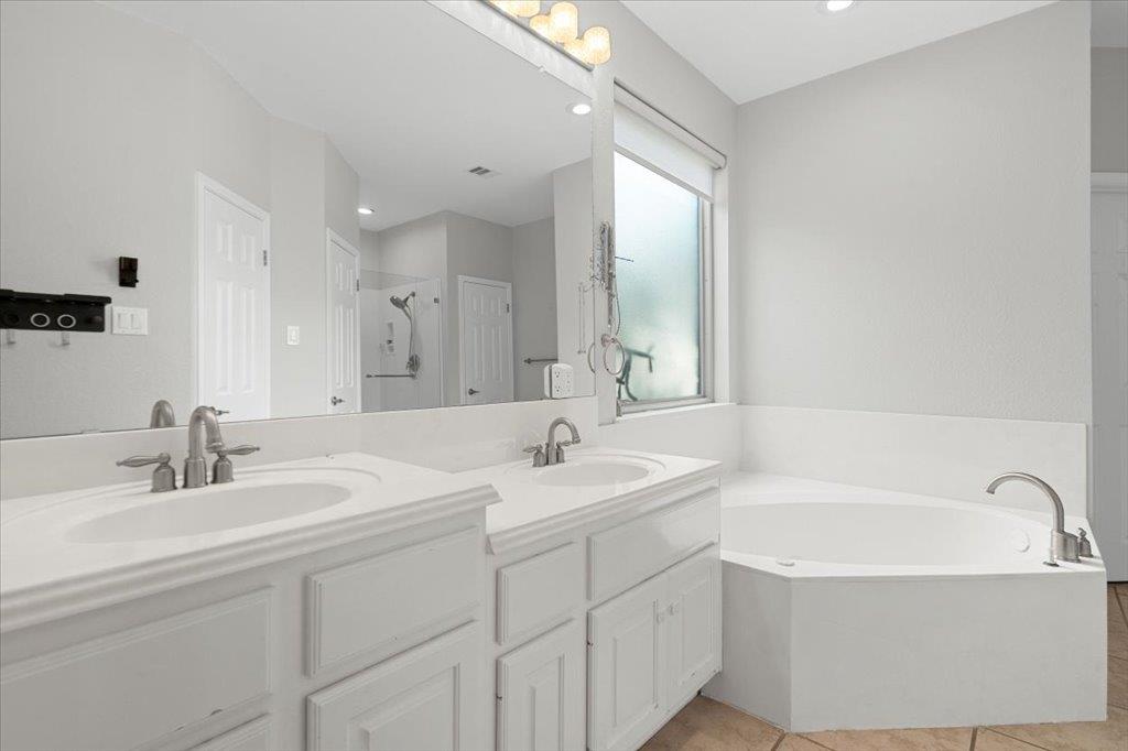 5301 Deerwood Ln Property Photo 16