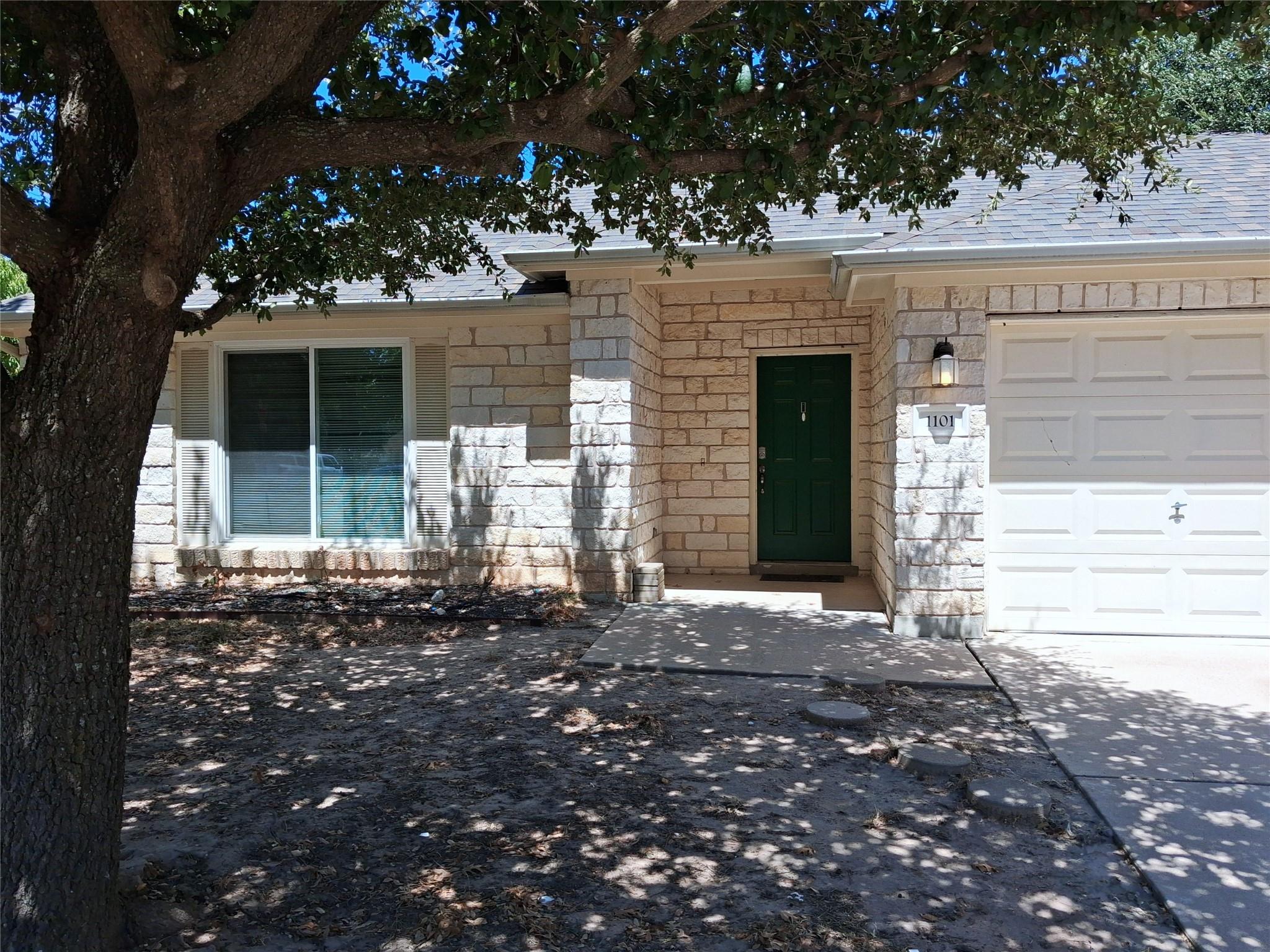 1101 Downridge Dr Property Photo 1