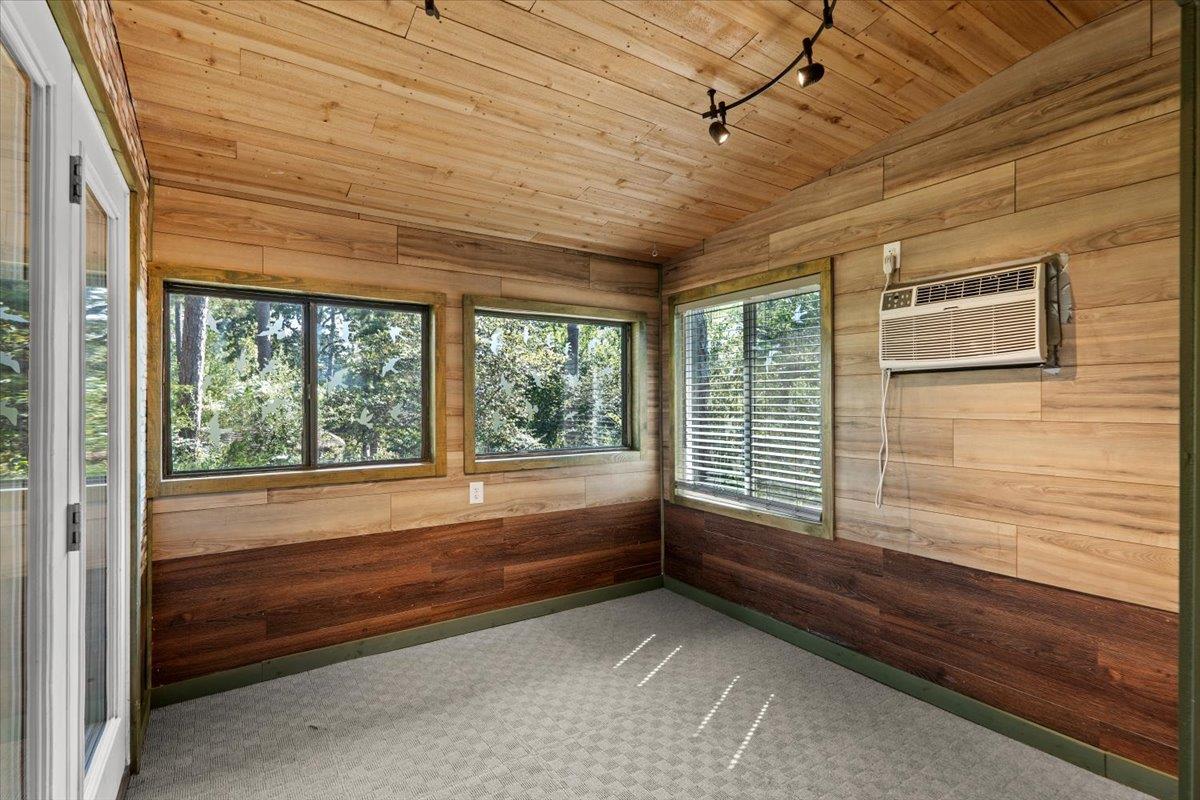 138 Forest Ln Property Photo 23