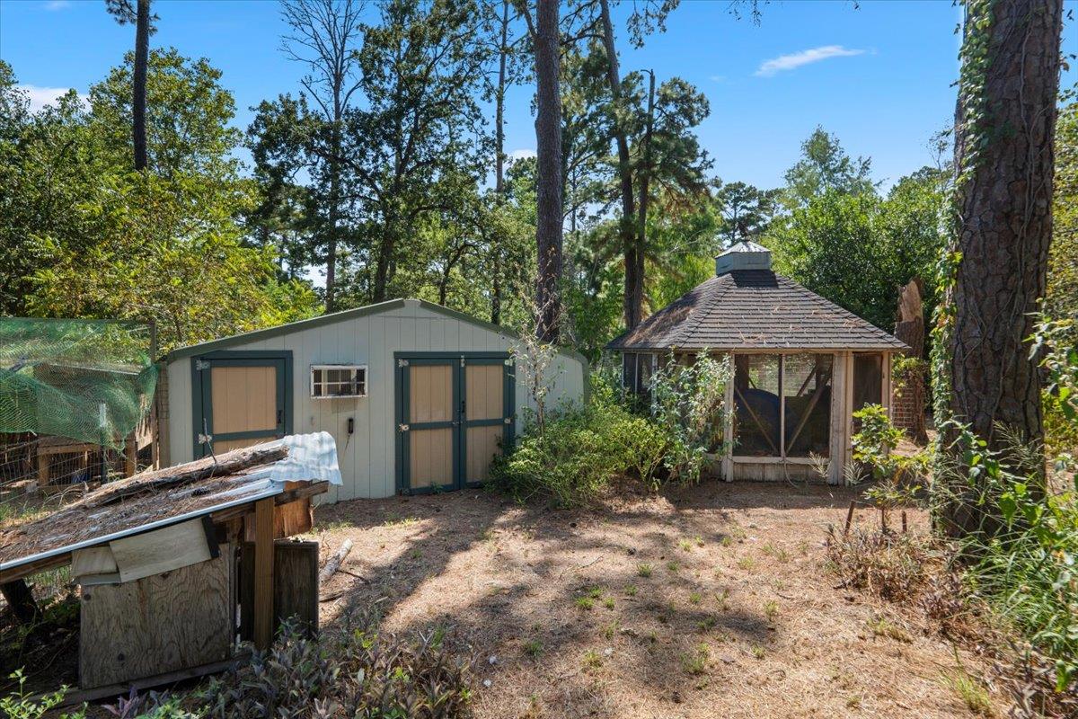 138 Forest Ln Property Photo 36