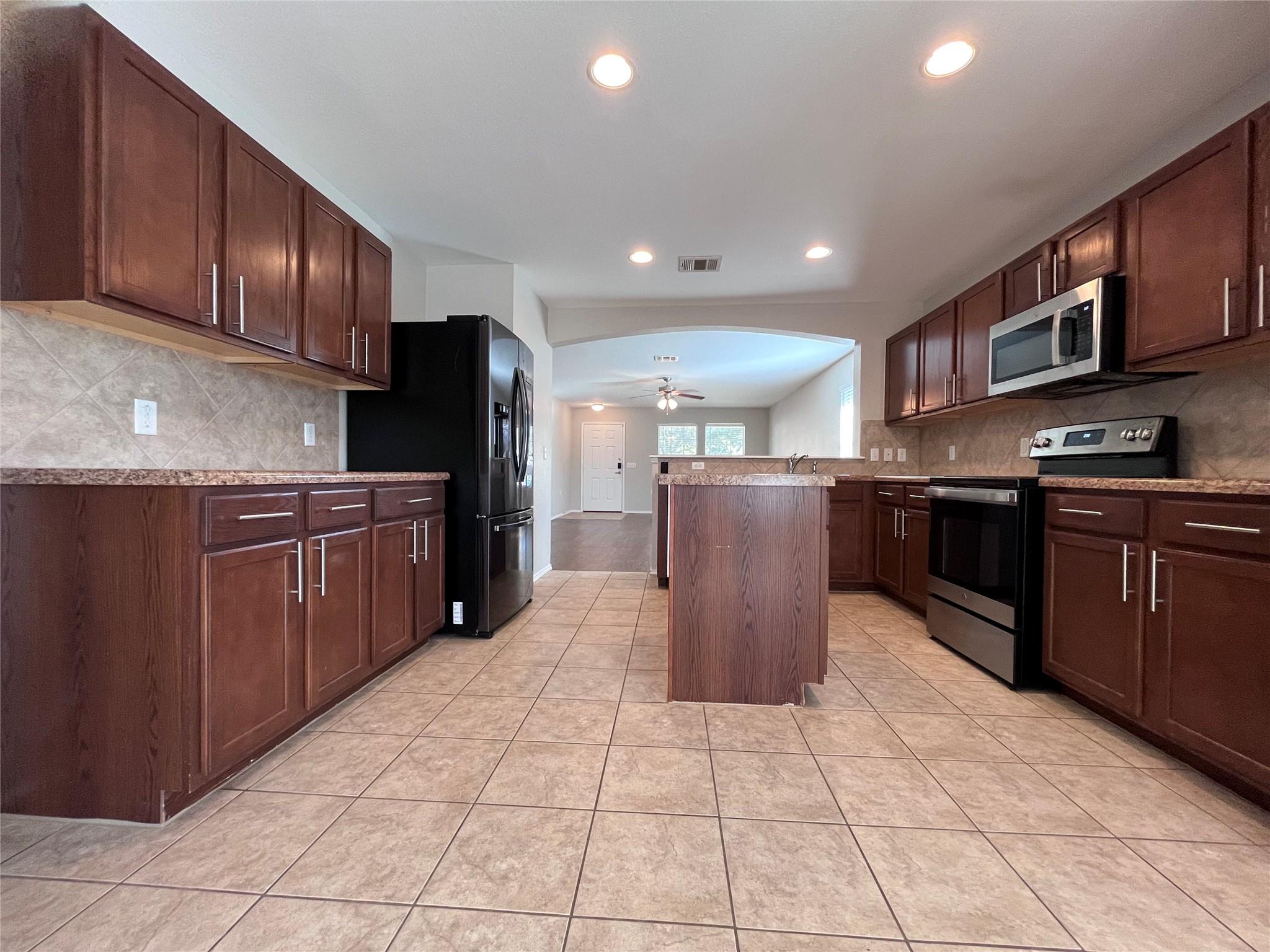 5704 Nelson Oaks Dr Property Photo
