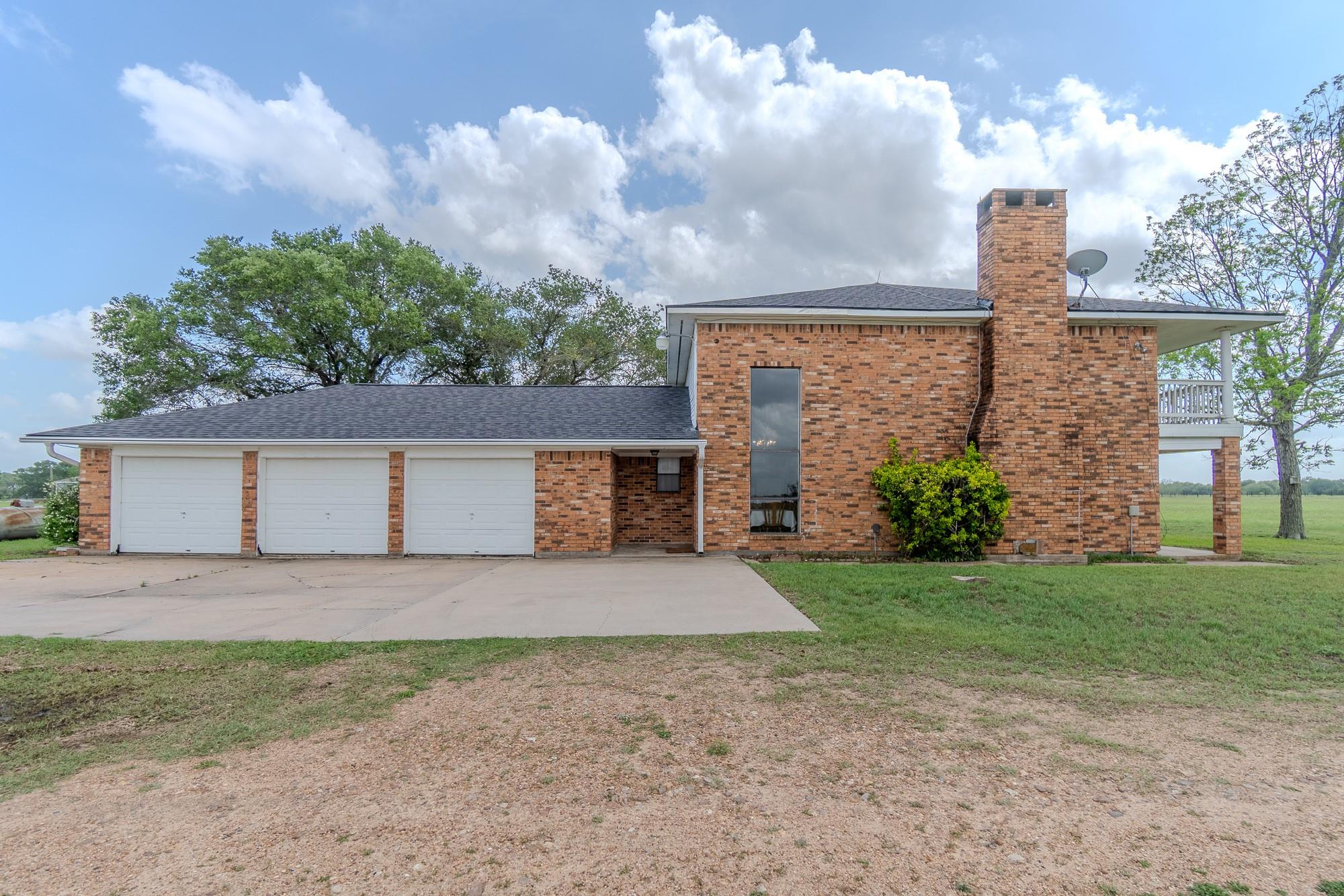 2745 Holub Rd Property Photo 23