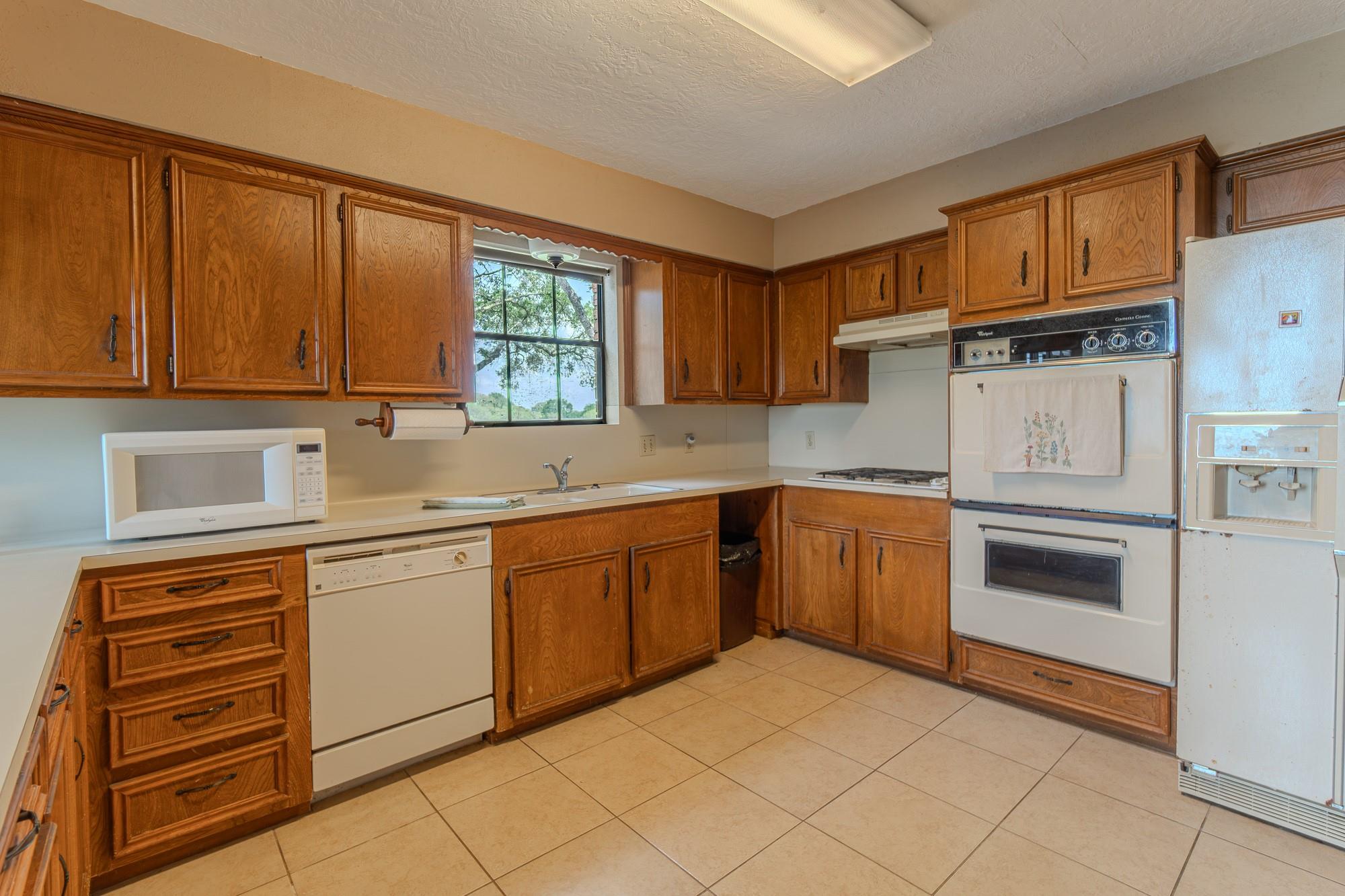 2745 Holub Rd Property Photo 30