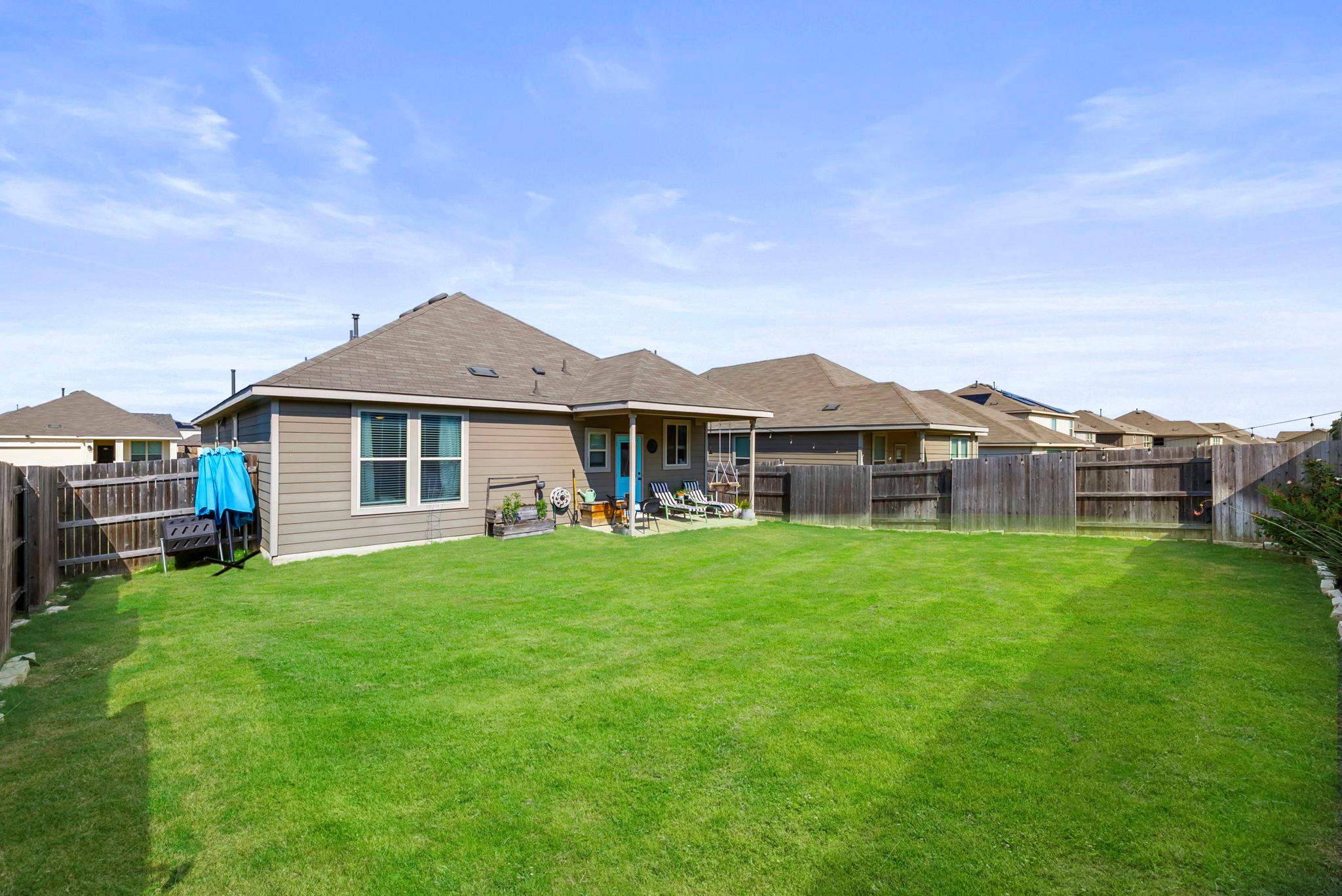 350 Purple Heart Dr Property Photo 27