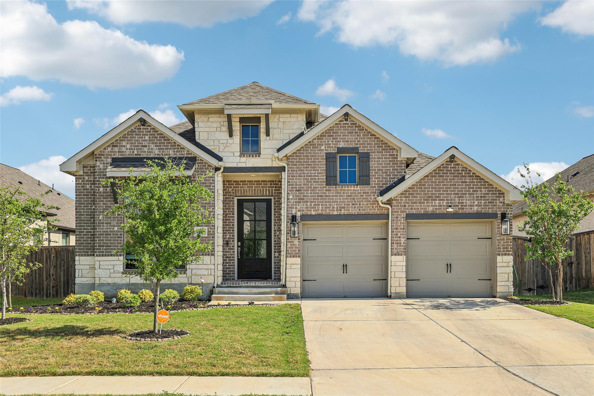 14521 Kira Ln Property Photo 2
