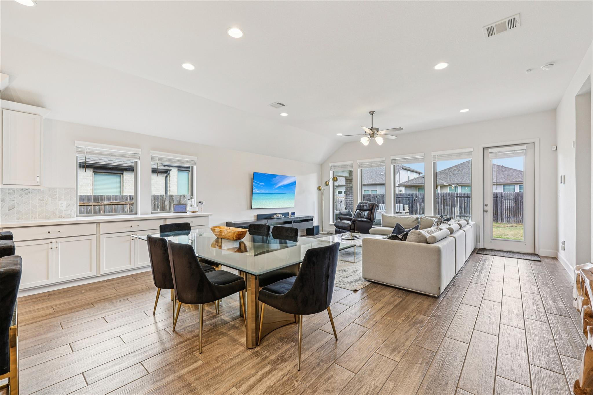 14521 Kira Ln Property Photo 12