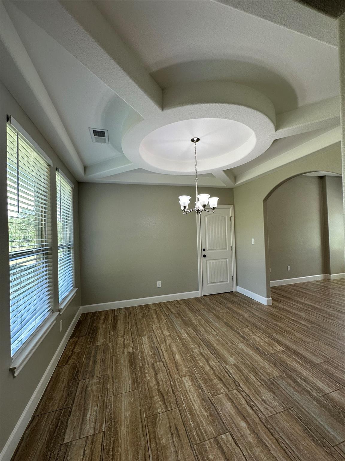 126 Scarlet Harts Ln Property Photo 4