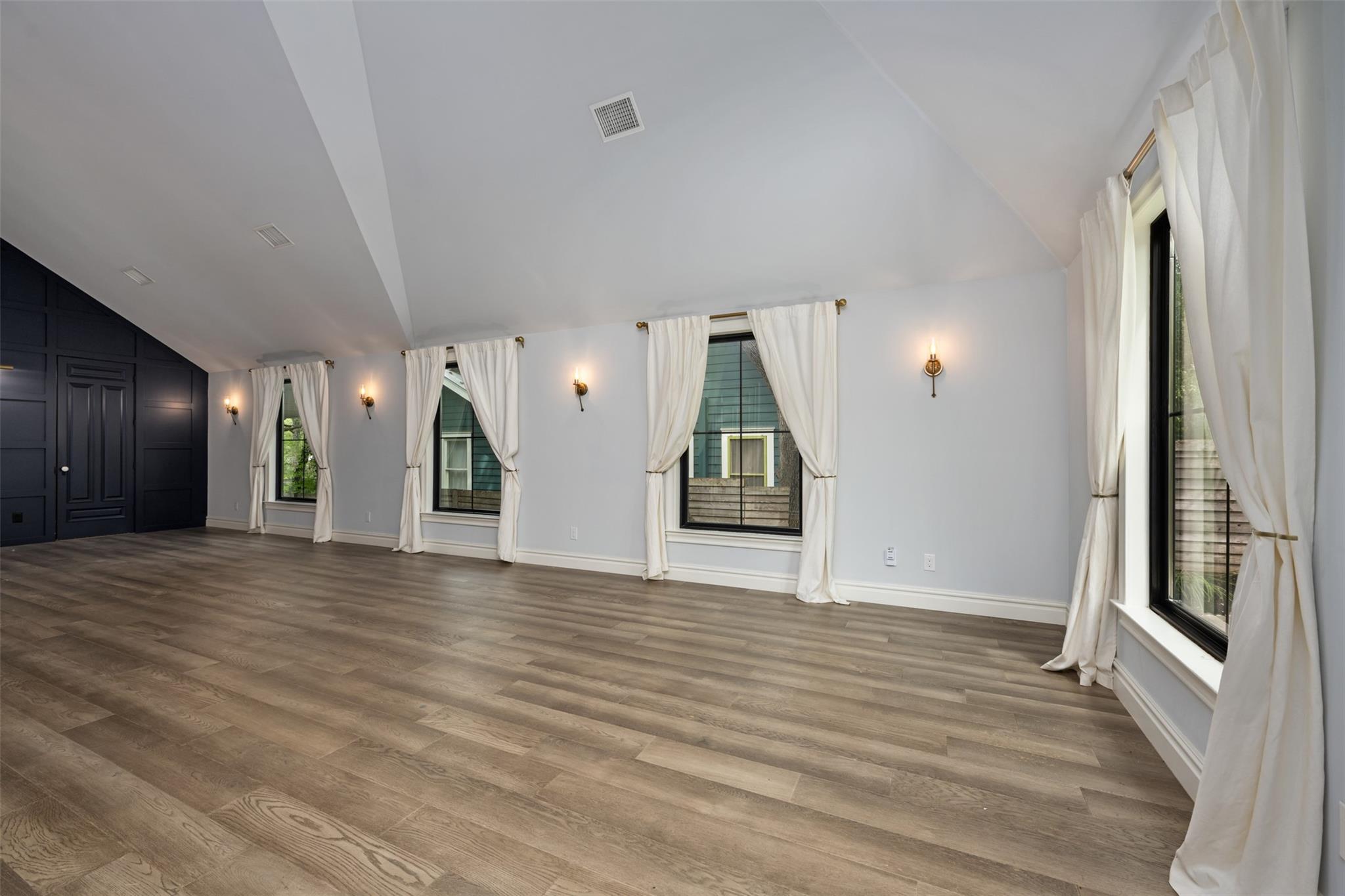 1012 Woodland Ave Property Photo 10