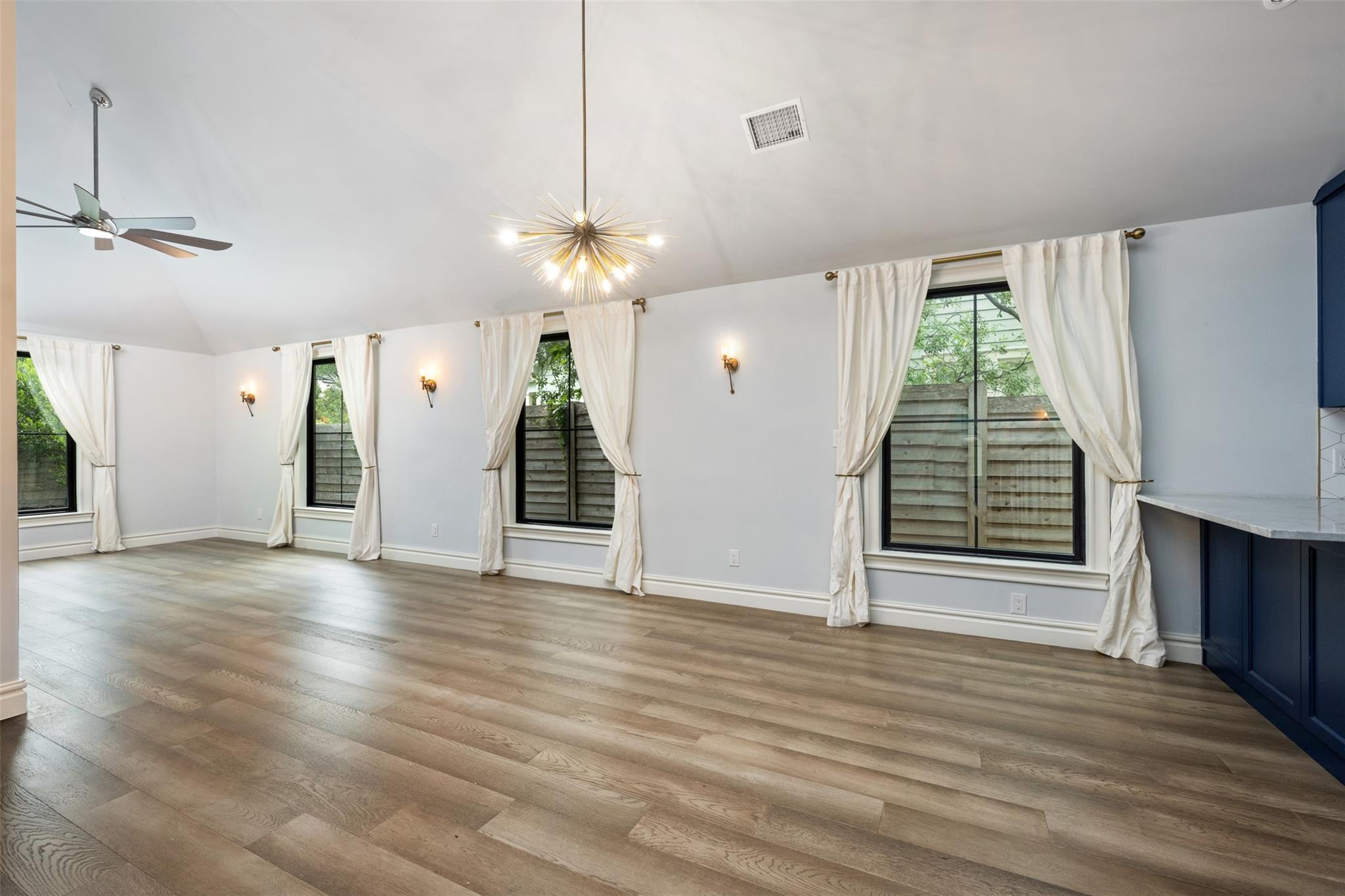 1012 Woodland Ave Property Photo 14