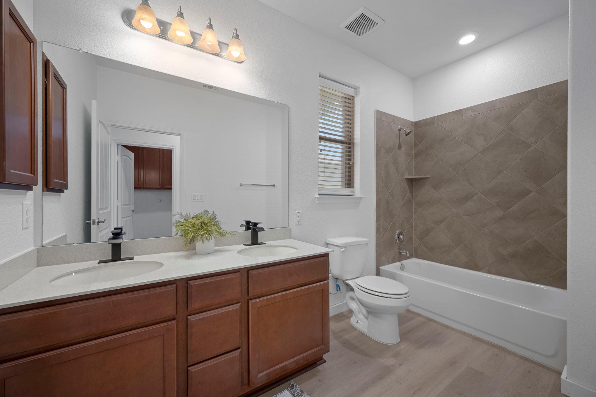 709 Screech Owl Dr Property Photo 18