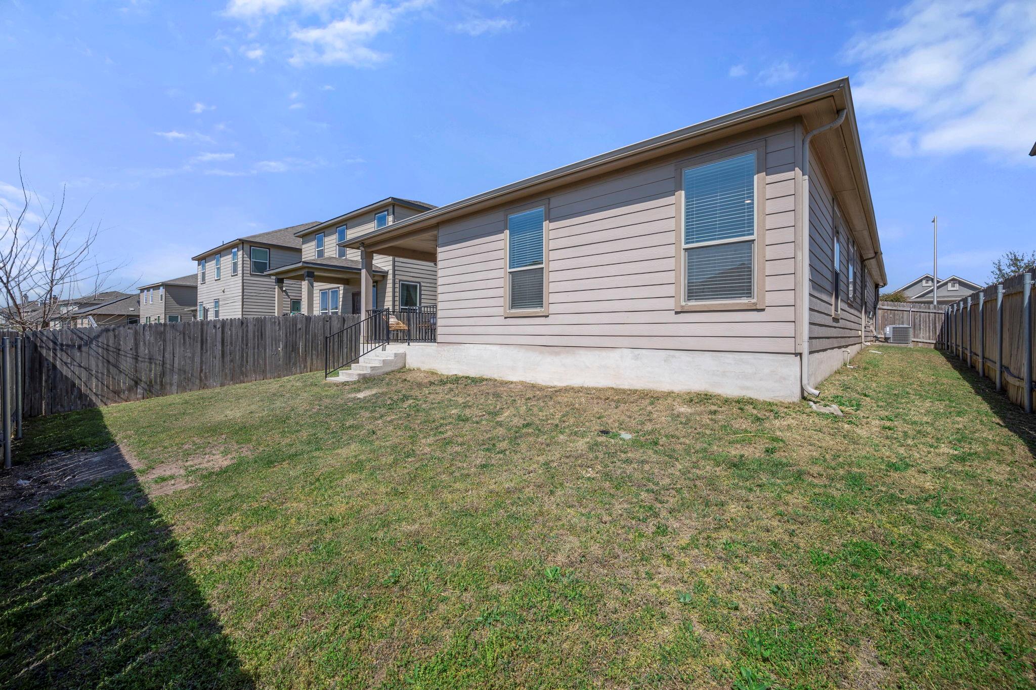 709 Screech Owl Dr Property Photo 24
