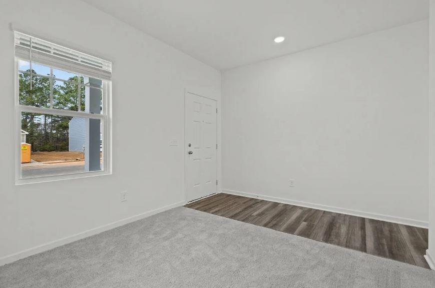 105 Blazilmar Ln Property Photo 17
