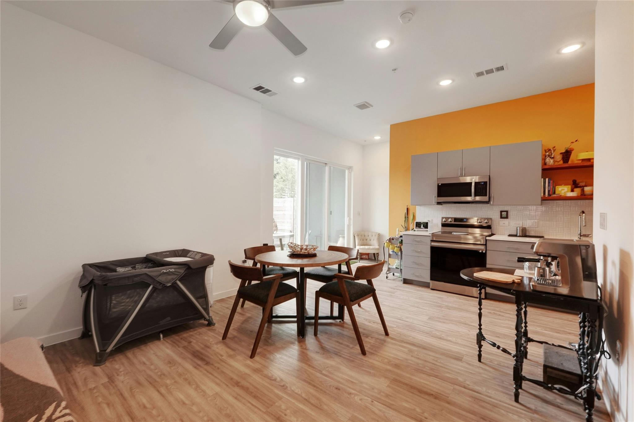 4901 Springdale Rd #102 Property Photo 7