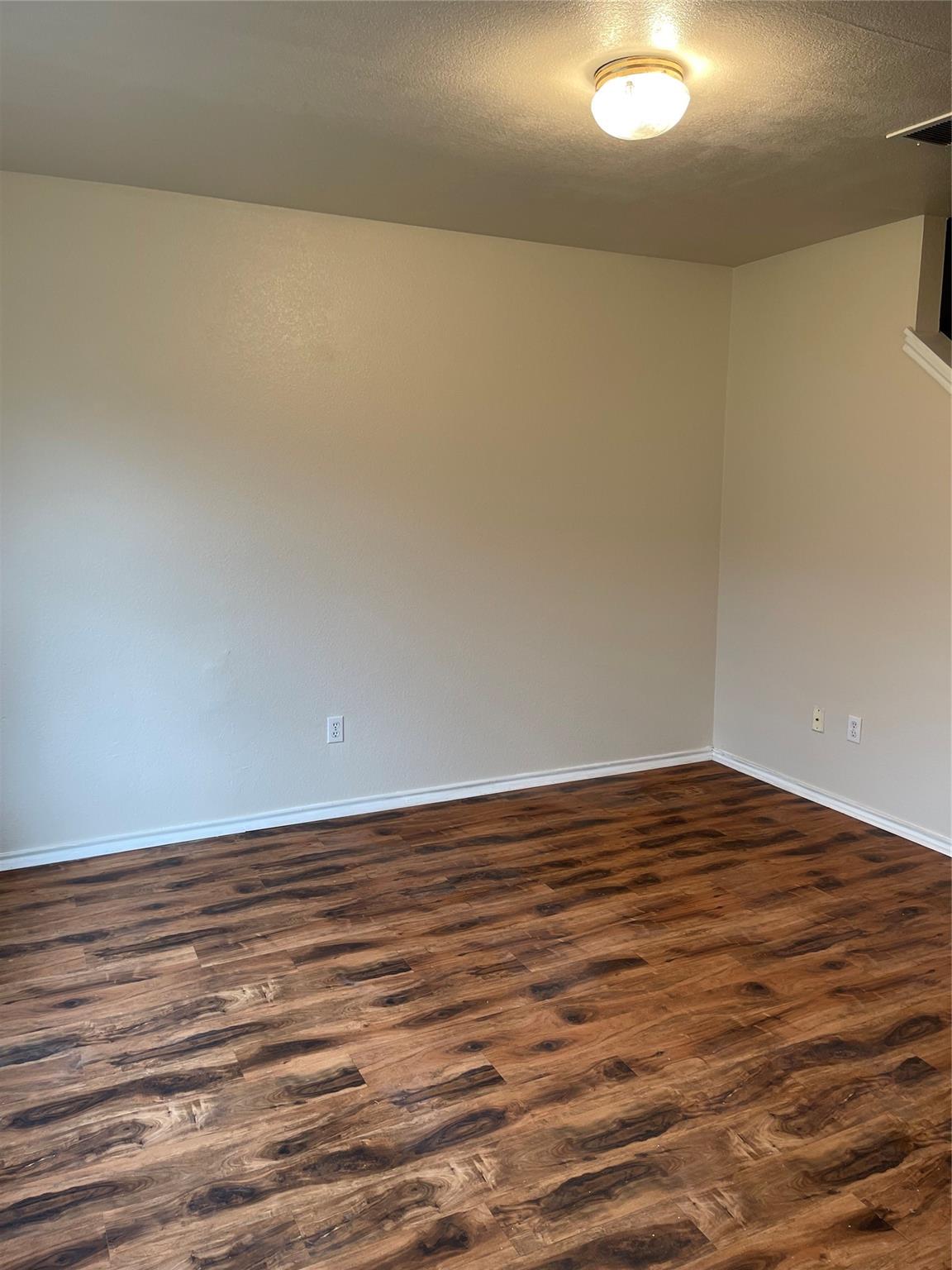 1013 Christopher St #a Property Photo 5