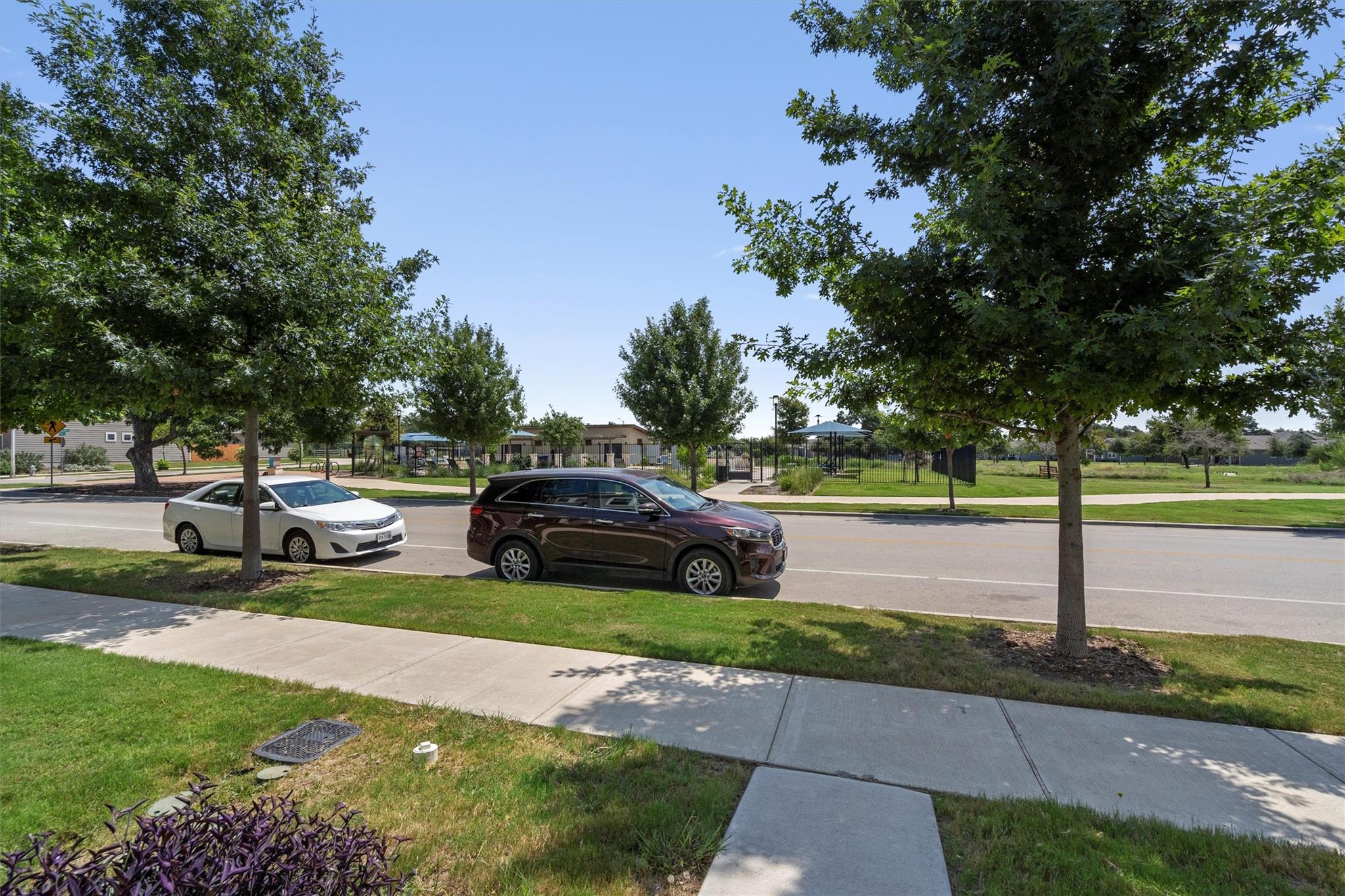 1805 Artesian Springs Xing Property Photo 4