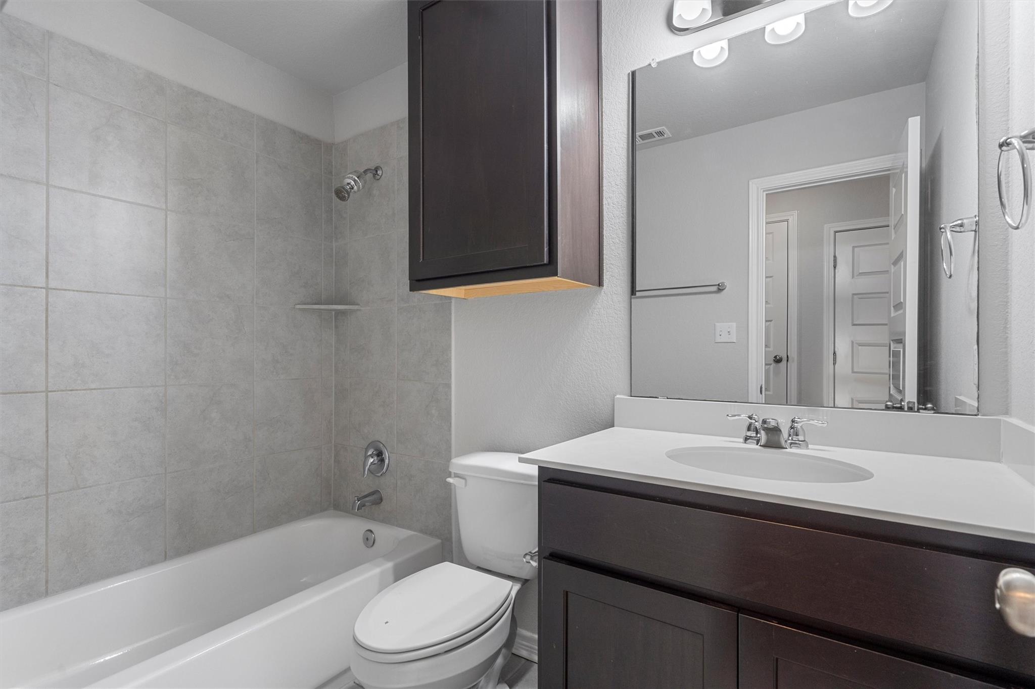 1805 Artesian Springs Xing Property Photo 24