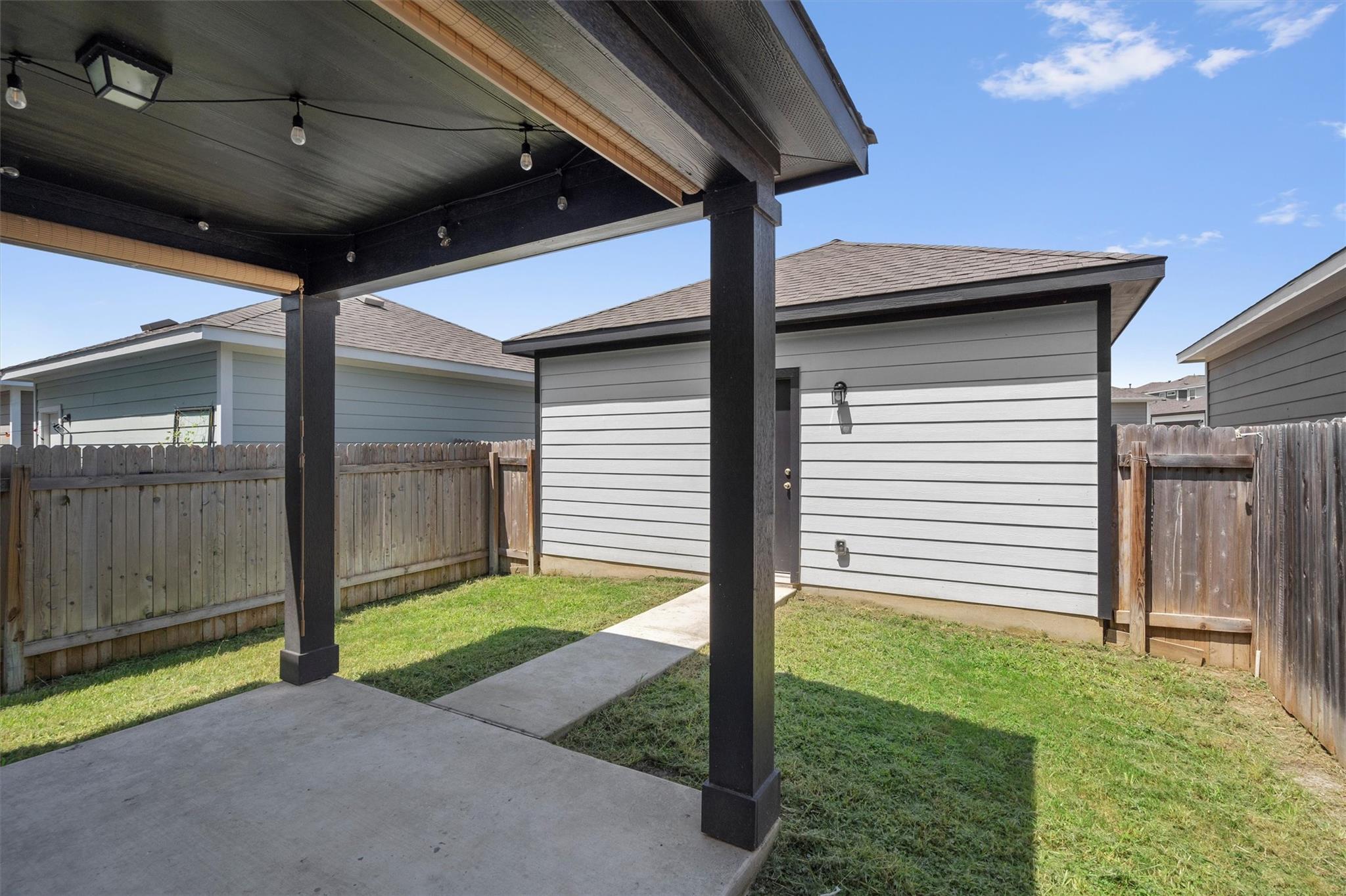 1805 Artesian Springs Xing Property Photo 26