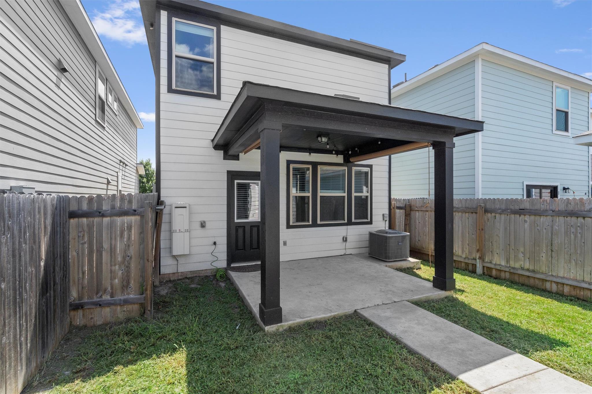 1805 Artesian Springs Xing Property Photo 27