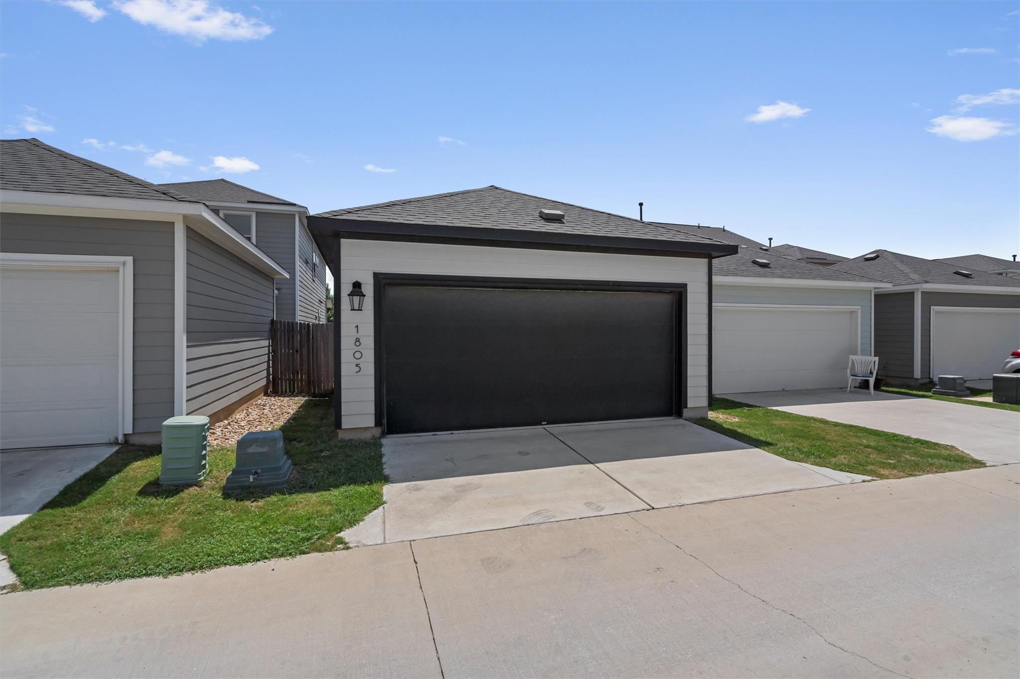 1805 Artesian Springs Xing Property Photo 30
