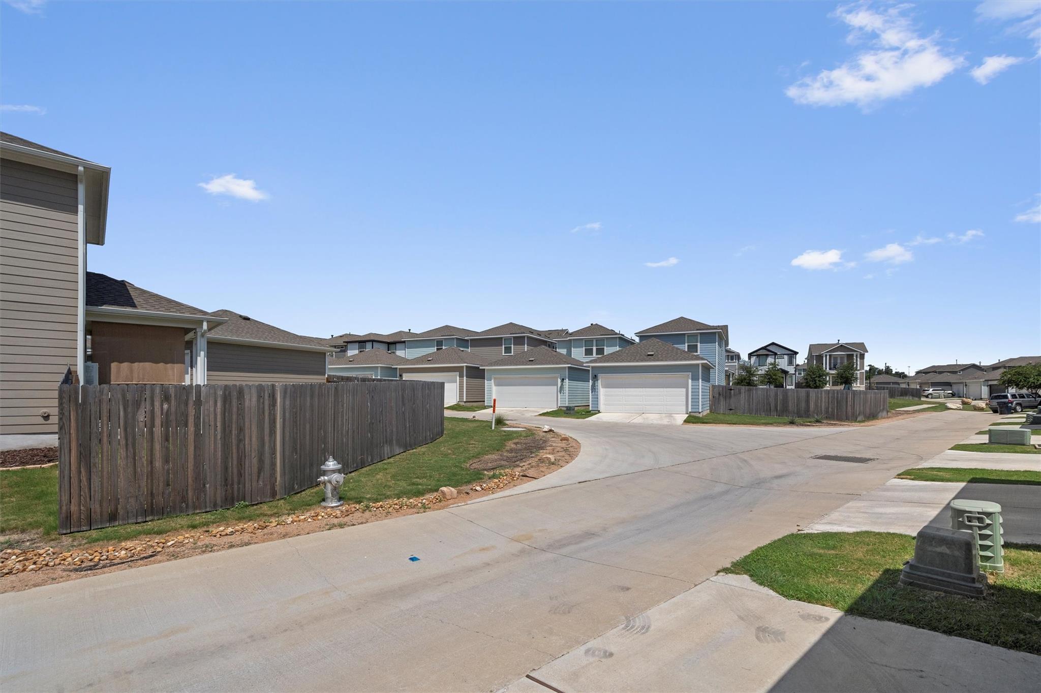 1805 Artesian Springs Xing Property Photo 31