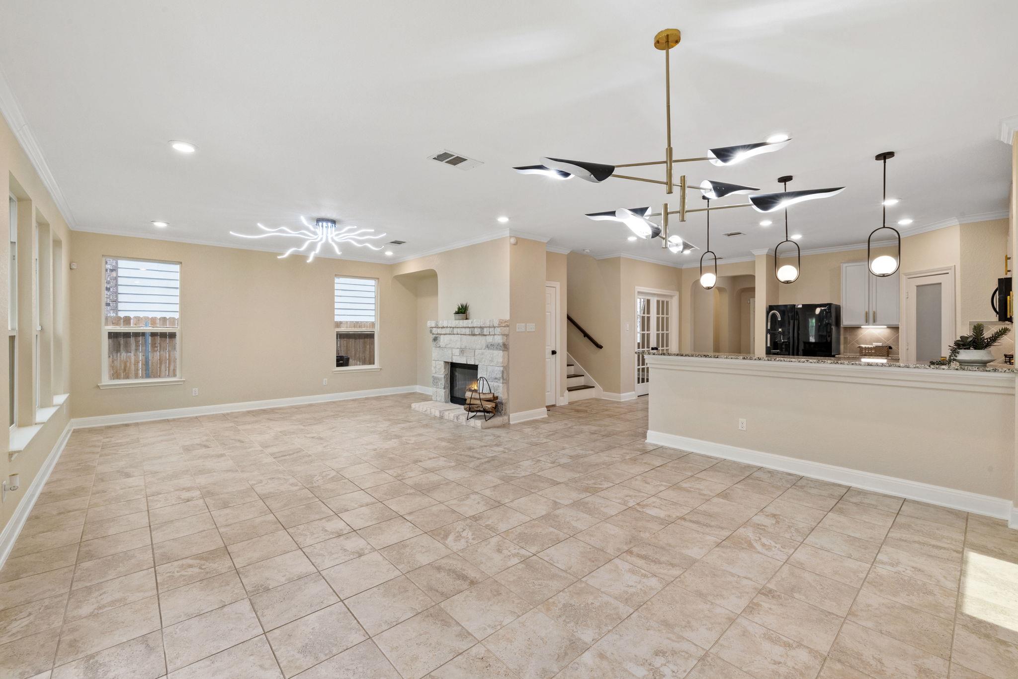 2950 E Old Settlers Blvd #11 Property Photo 14