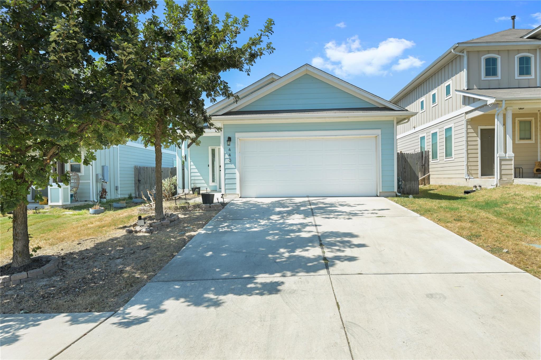 448 Triumph Rd Property Photo 1