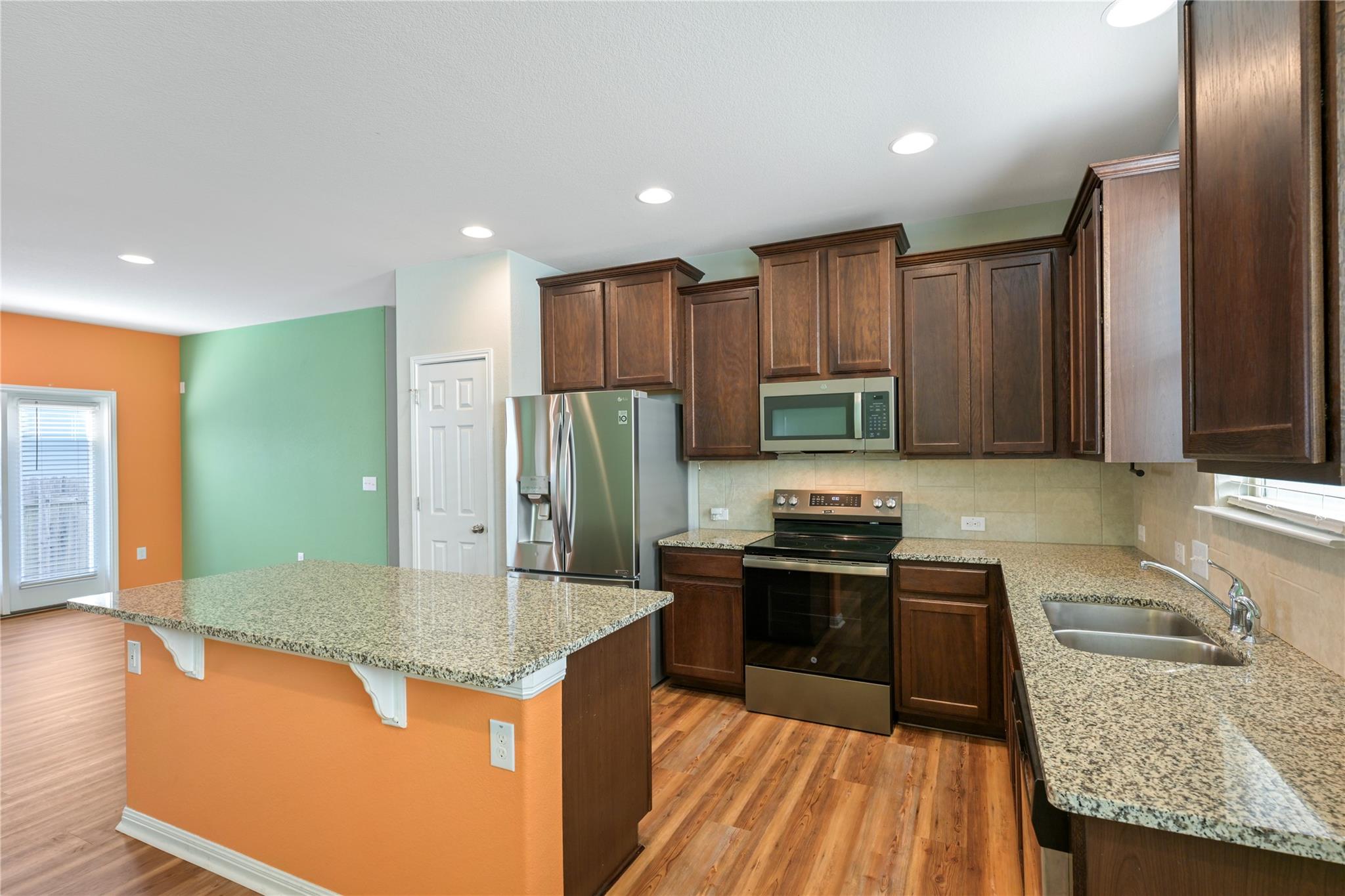 448 Triumph Rd Property Photo 3