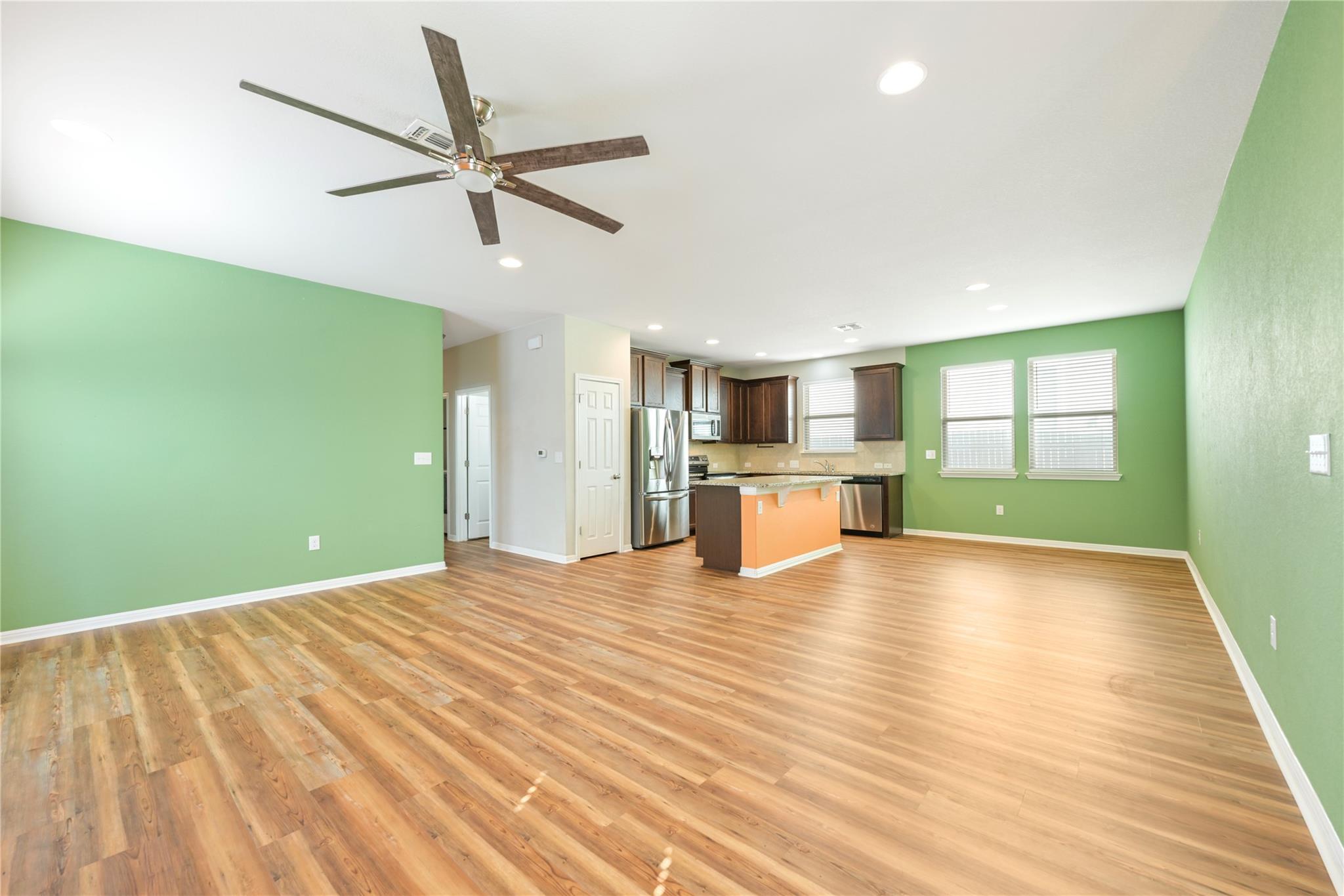 448 Triumph Rd Property Photo 10