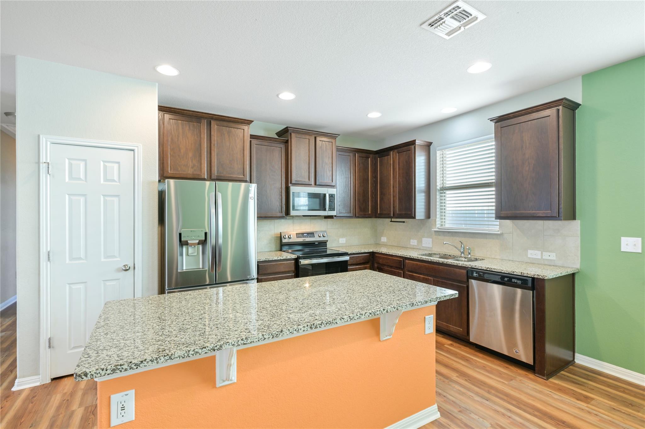 448 Triumph Rd Property Photo 11