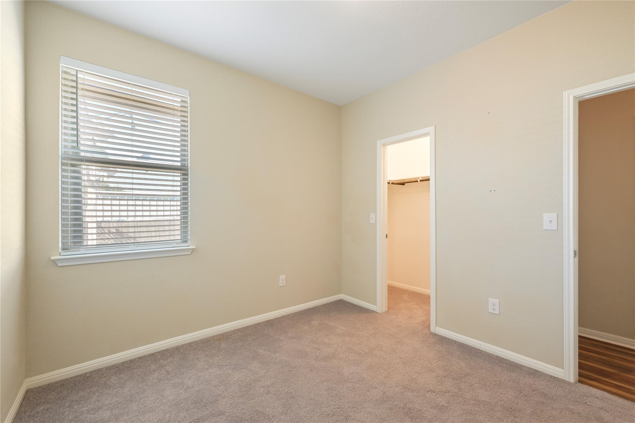 448 Triumph Rd Property Photo 15