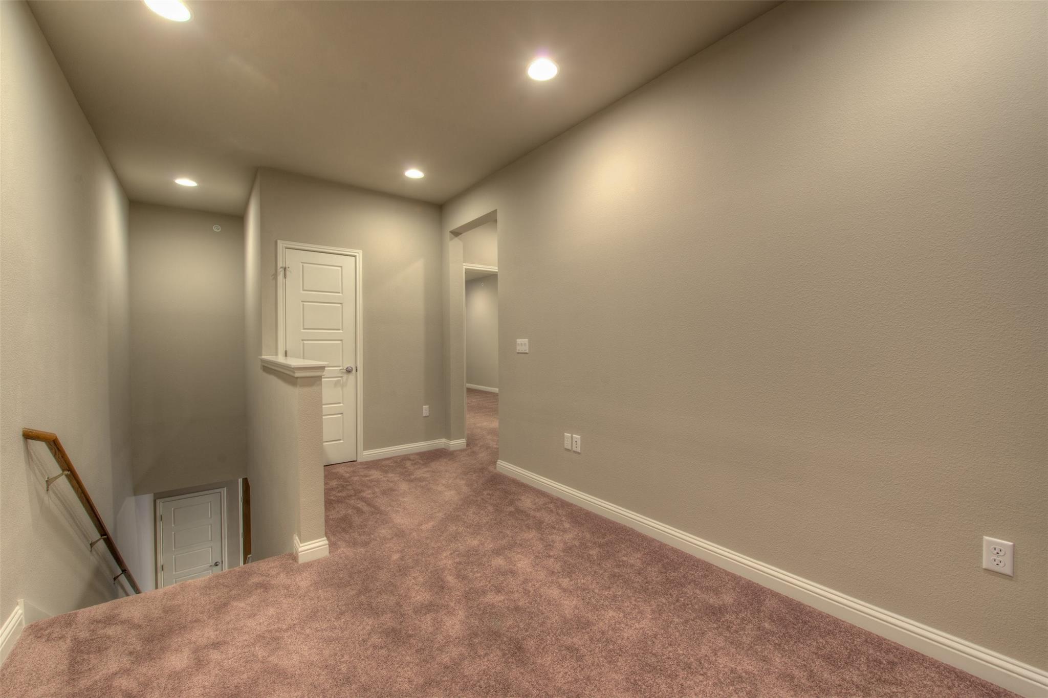 13800 Lyndhurst St 32 Property Photo 13