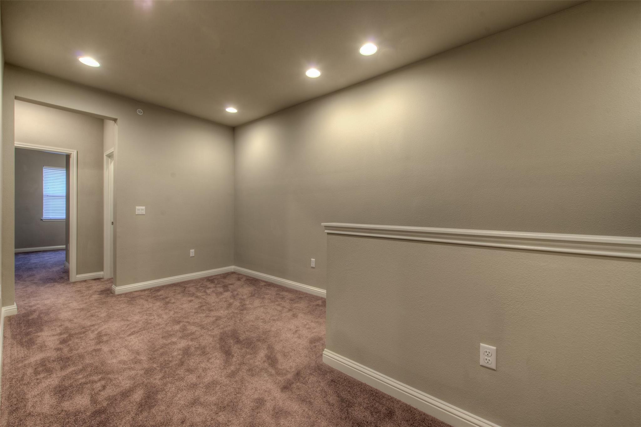 13800 Lyndhurst St 32 Property Photo 14