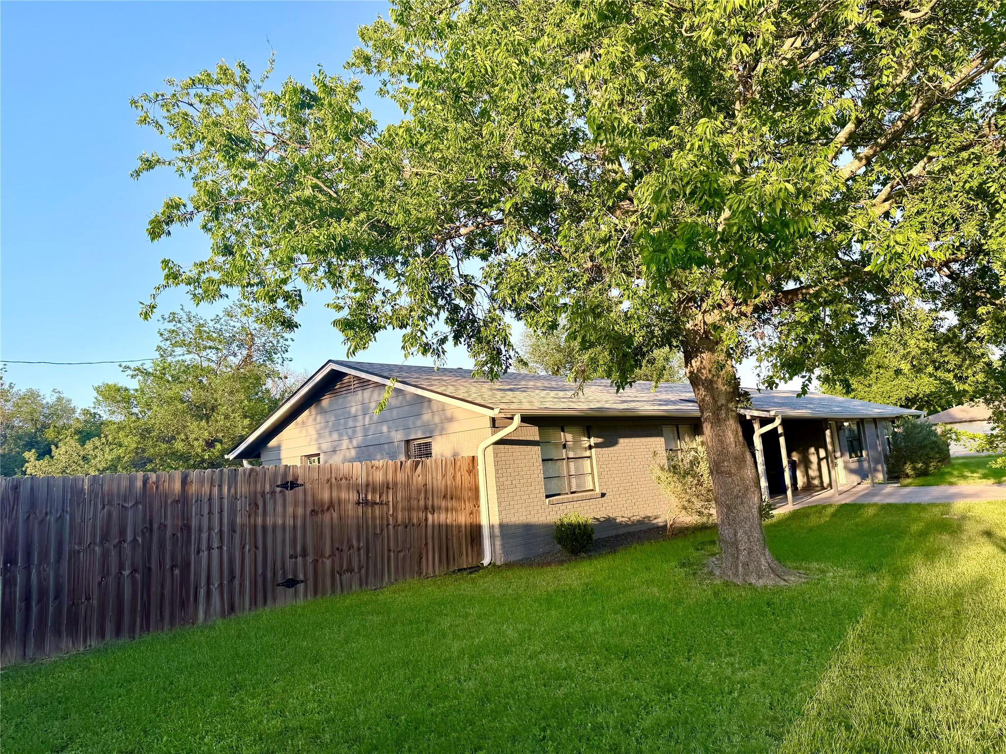 10700 Plains Trl Property Photo 1