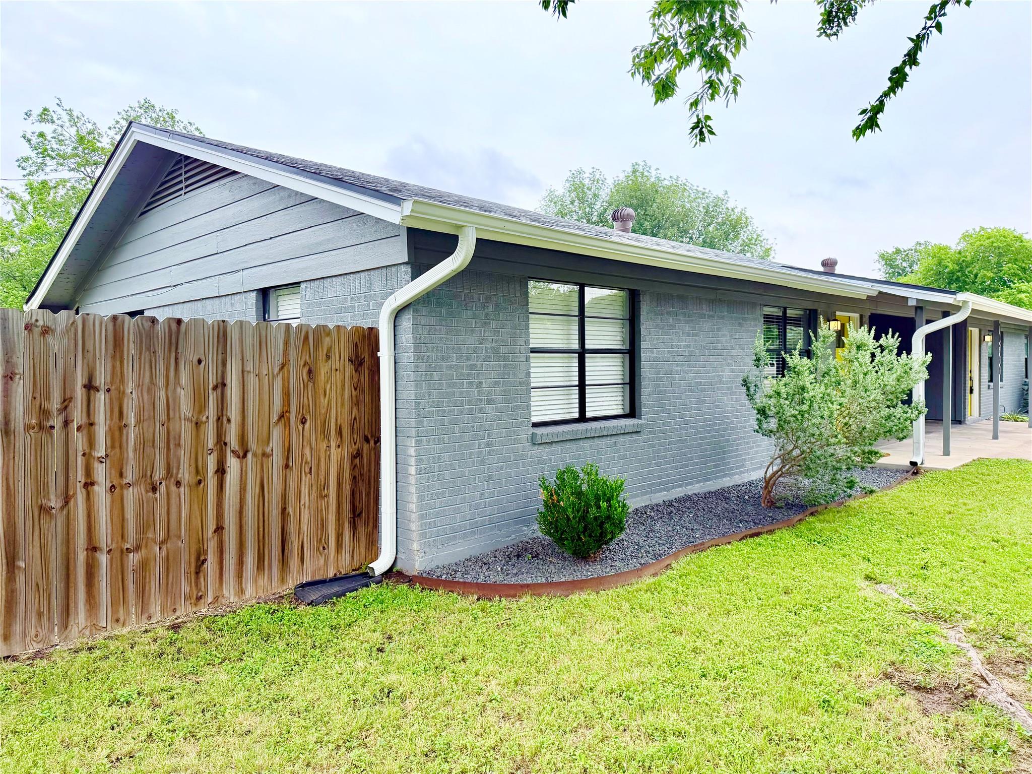 10700 Plains Trl Property Photo 23