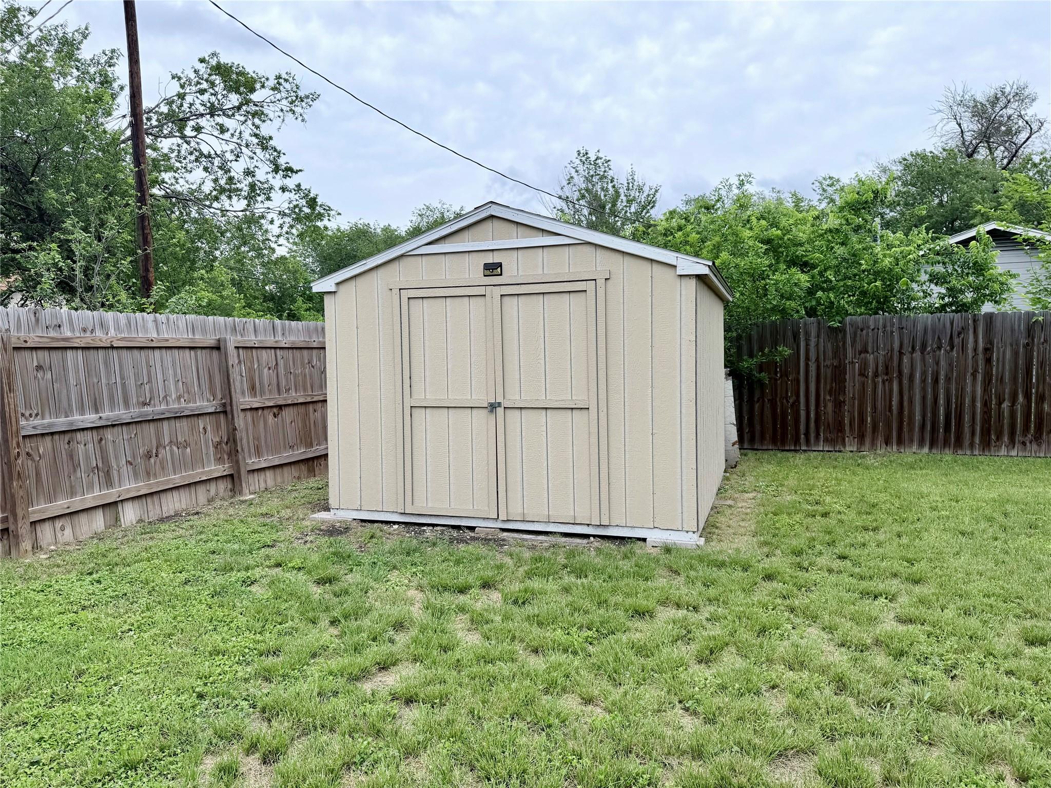 10700 Plains Trl Property Photo 28
