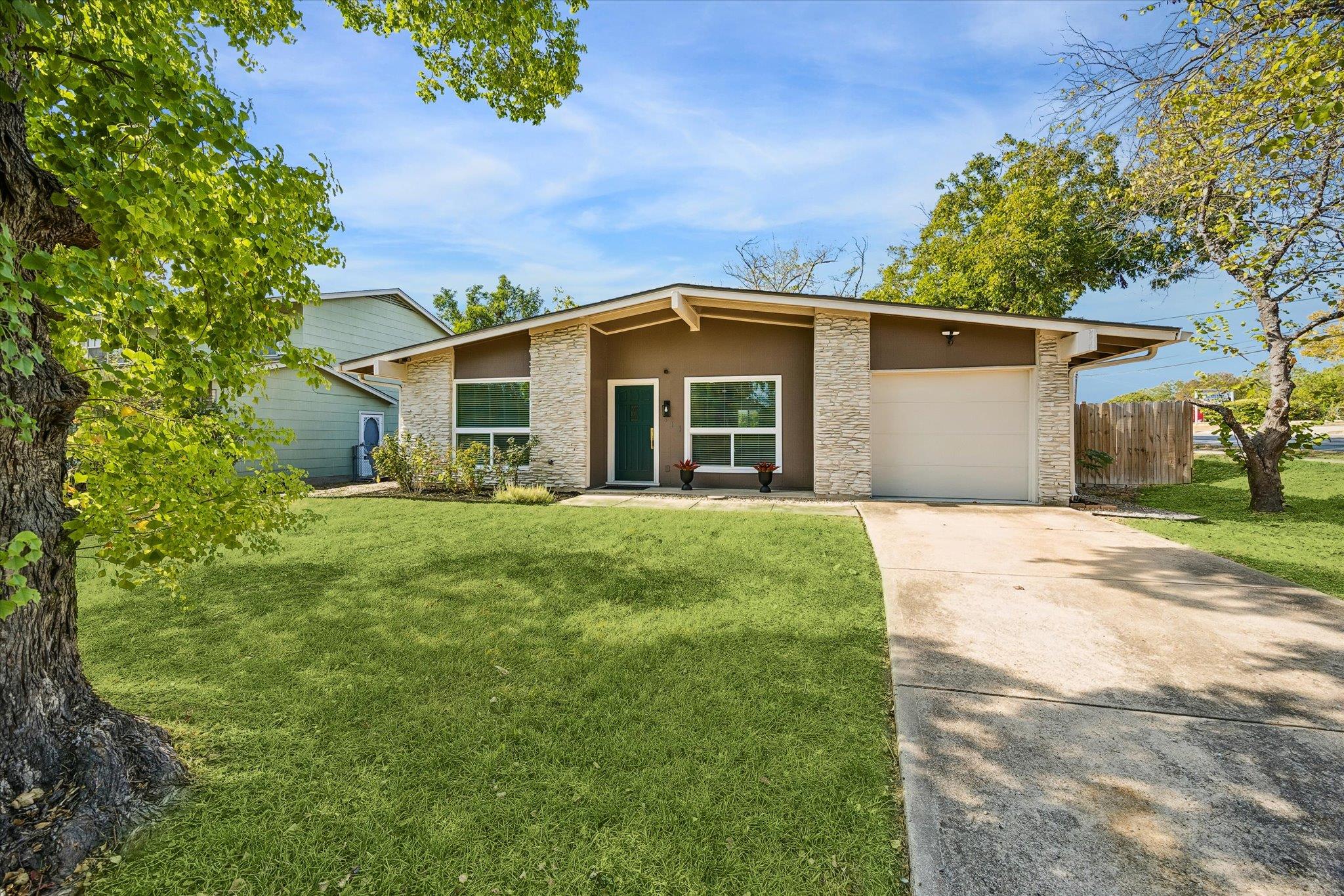 511 Arbor Ln Property Photo 16