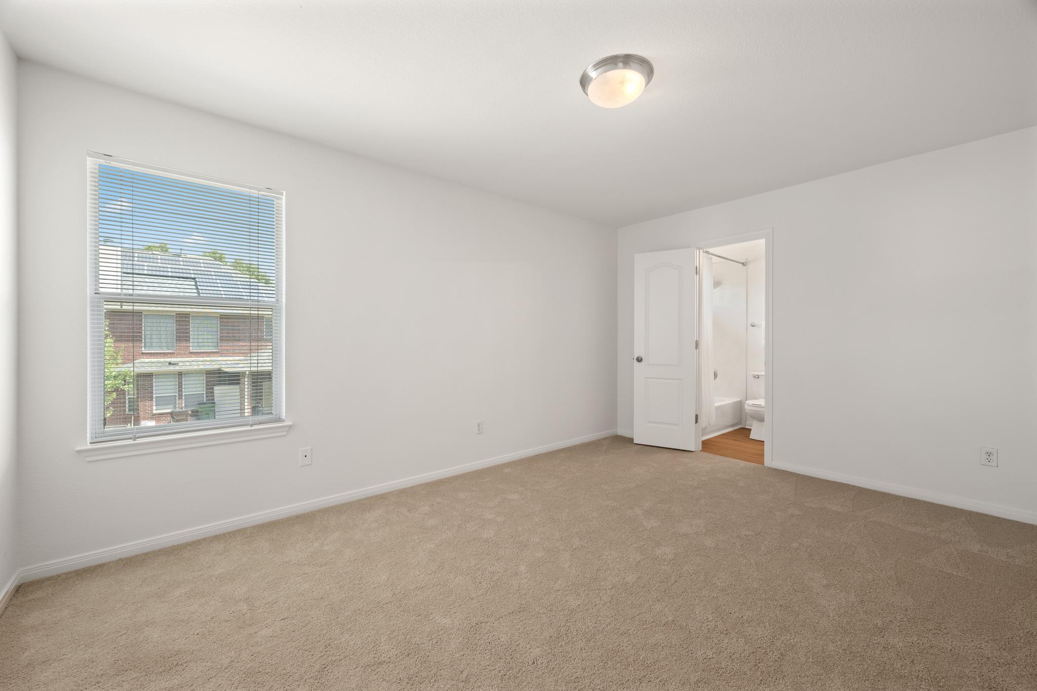 708 Old Ravine Ct Property Photo 32